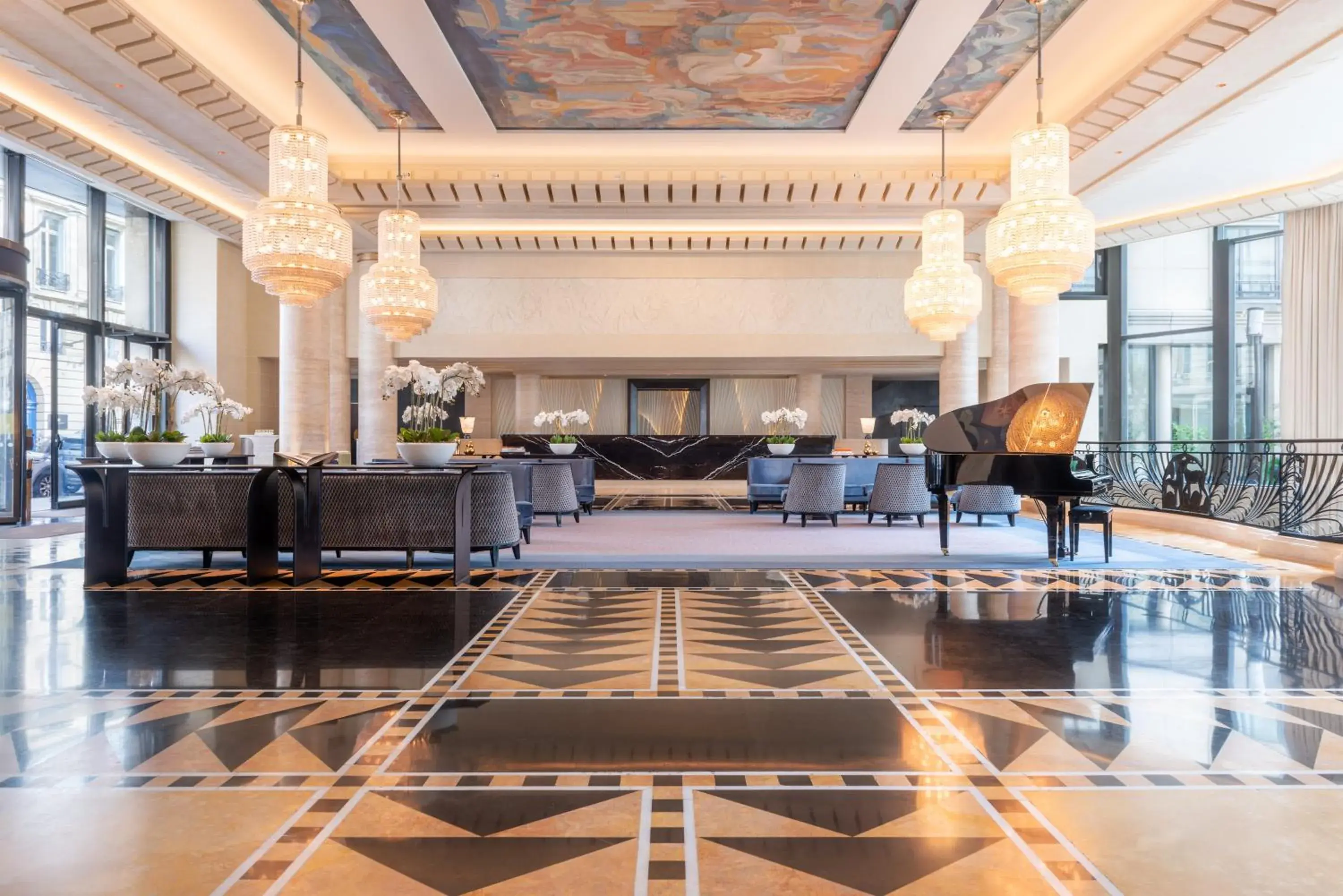 Lobby or reception in L'Hôtel du Collectionneur Paris Lobby or reception in L'Hôtel du Collectionneur Paris