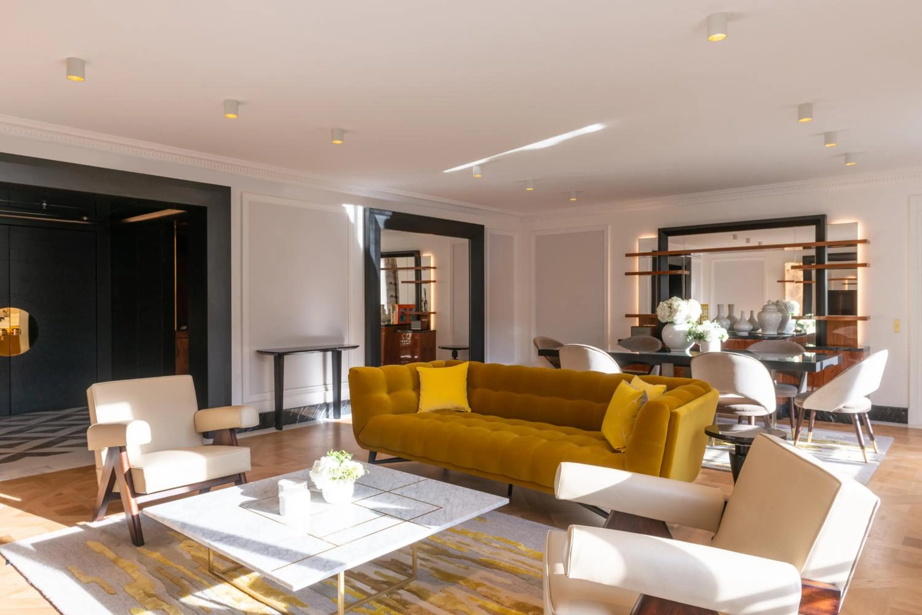 Living room in L'Hôtel du Collectionneur Paris
