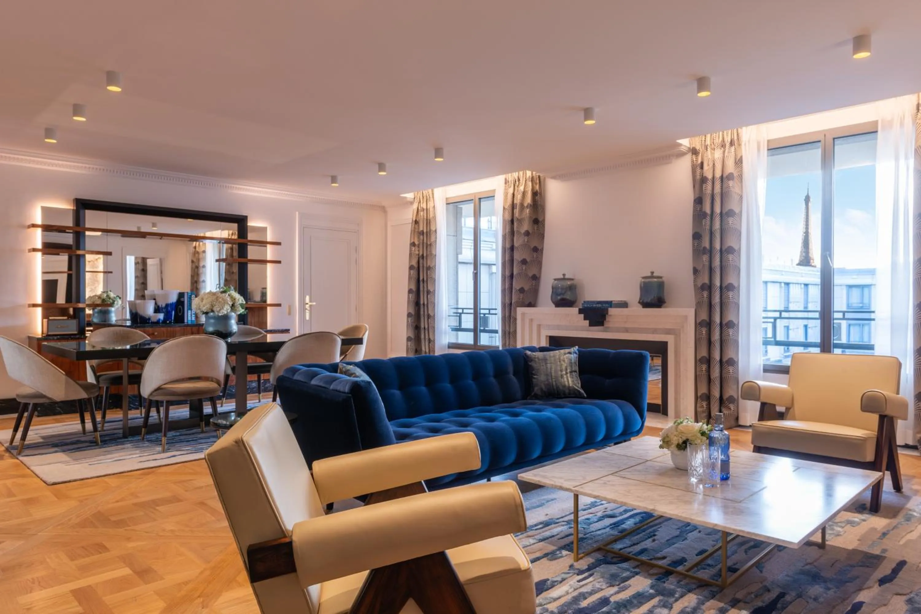 Living room in L'Hôtel du Collectionneur Paris