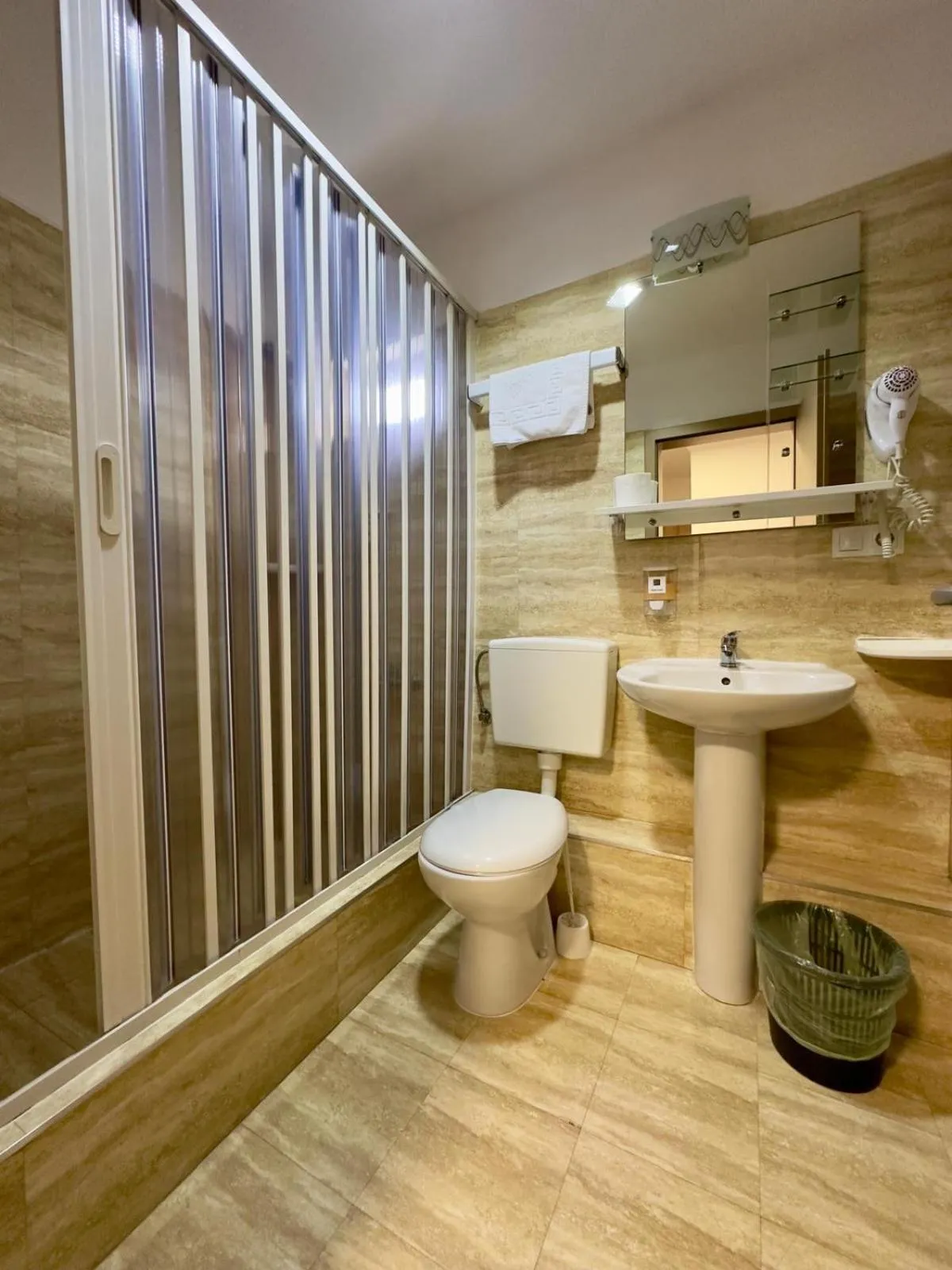 Shower in Hotel Gala