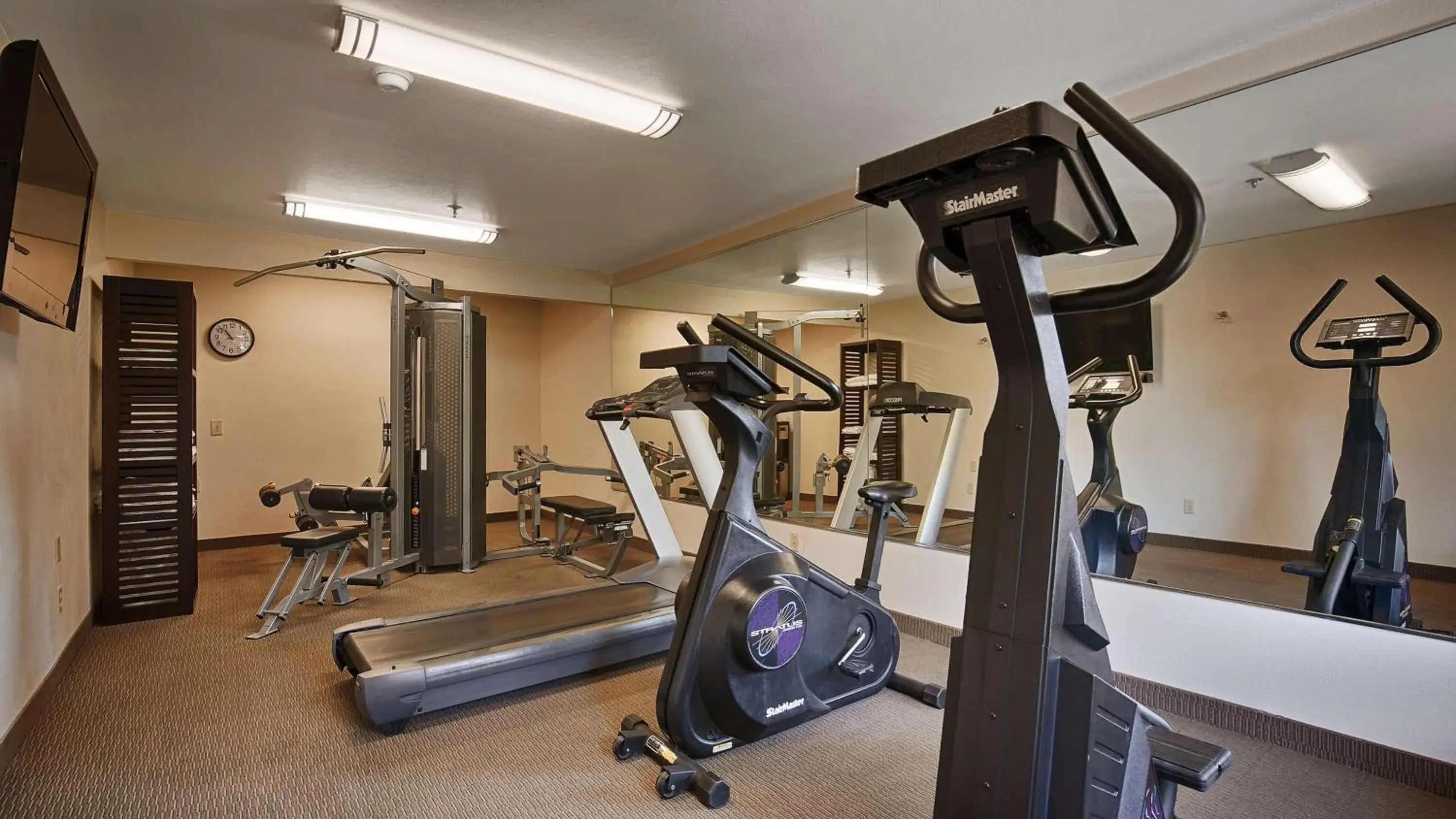 Fitness centre/facilities in Best Western Palm Court Inn Fitness centre/facilities in Best Western Palm Court Inn