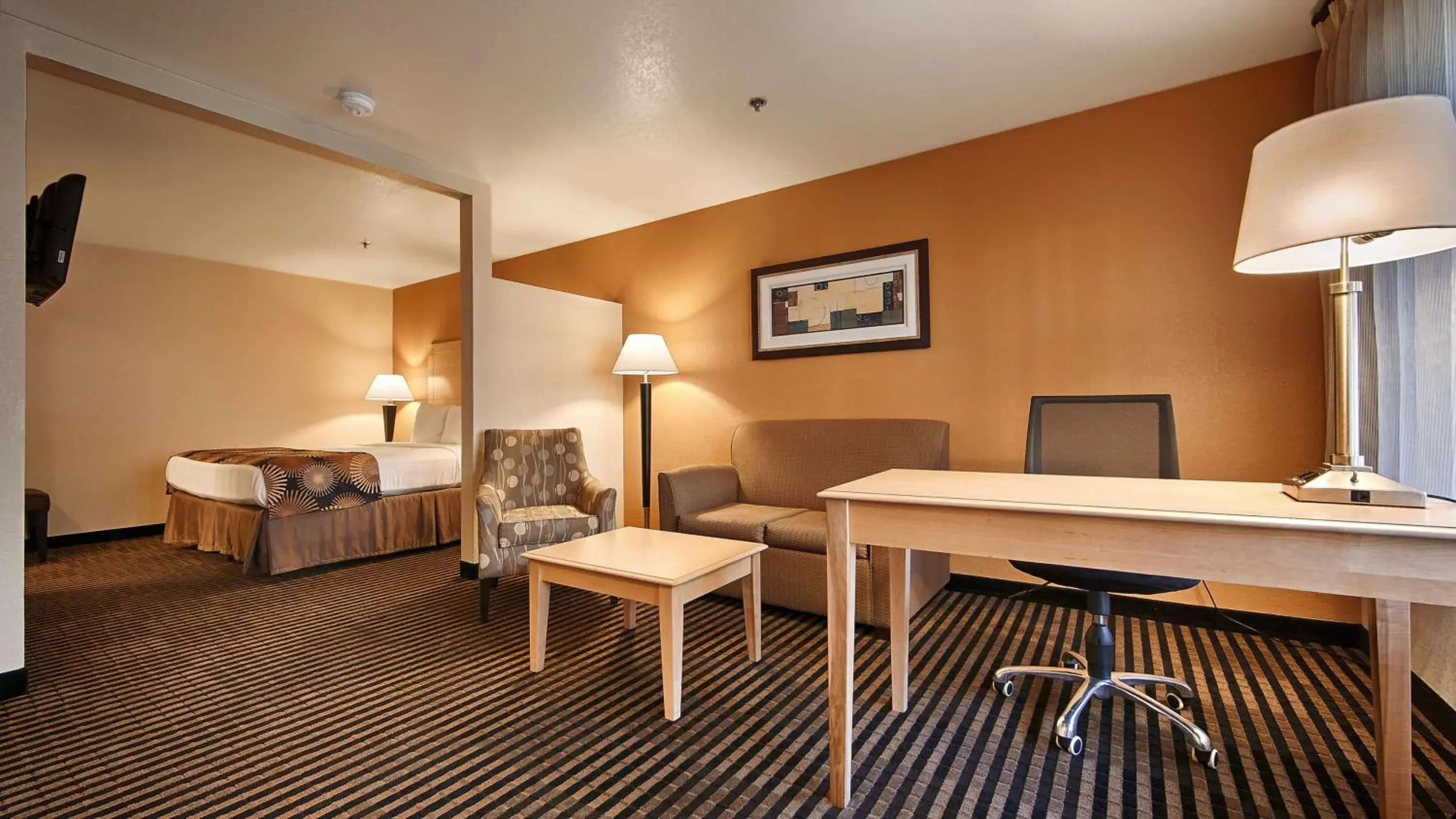 Photo of the whole room in Best Western Palm Court Inn Photo of the whole room in Best Western Palm Court Inn