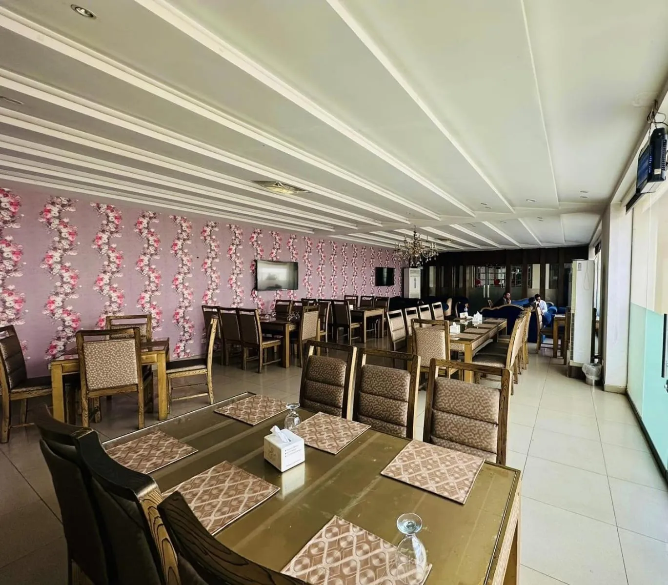 Restaurant/places to eat in Grand Regent Hotel and Suites