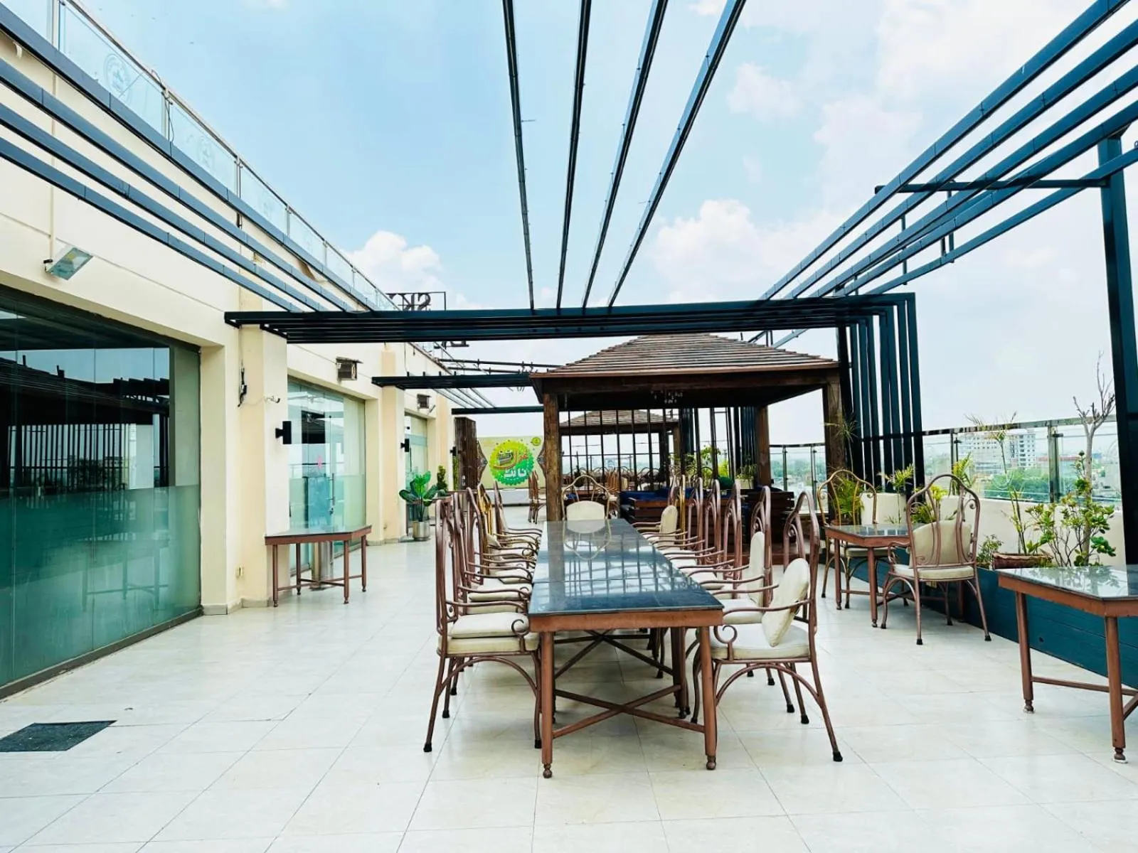 Restaurant/places to eat in Grand Regent Hotel and Suites