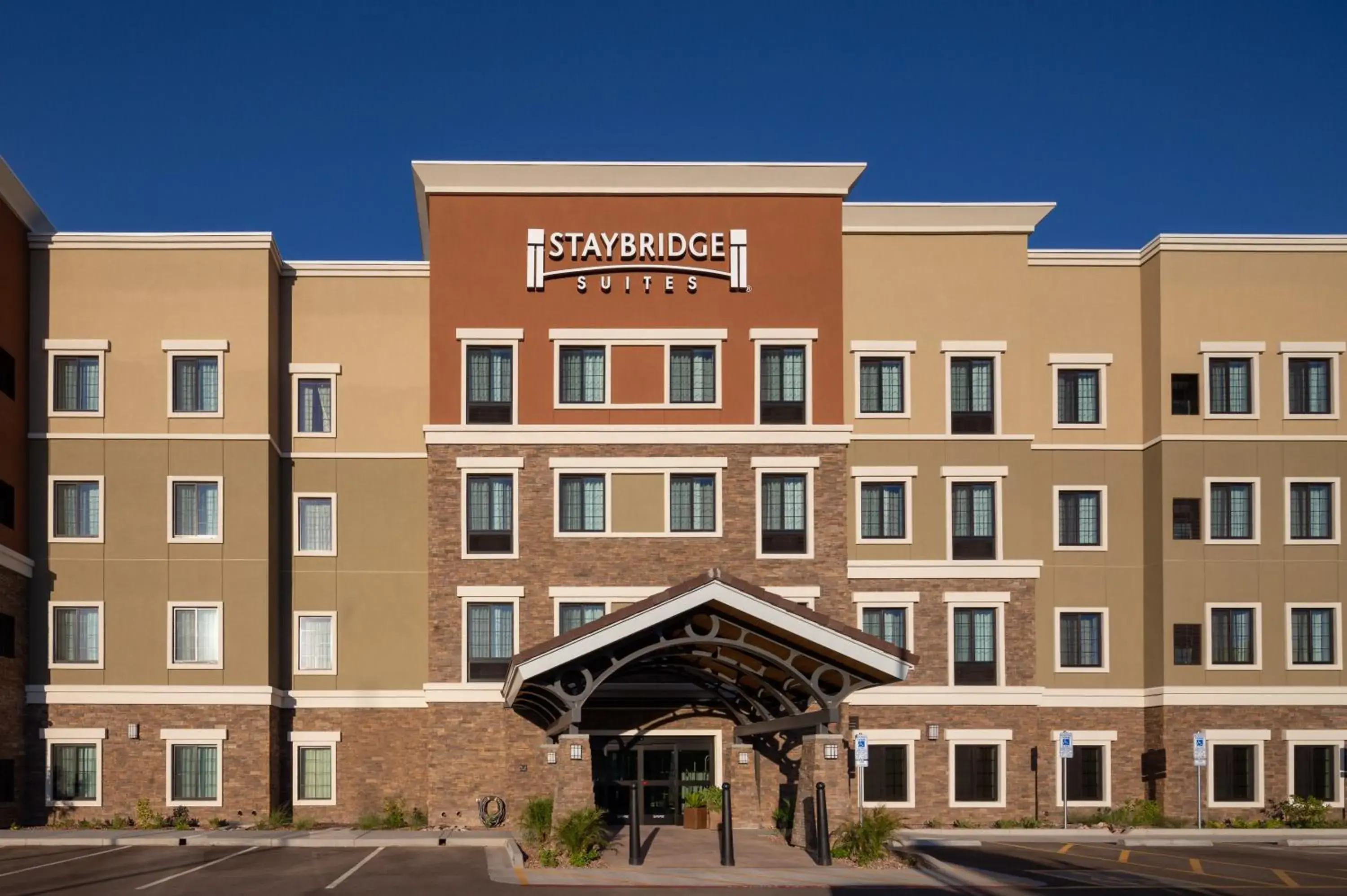 Property building in Staybridge Suites - Phoenix – Biltmore Area by IHG Property building in Staybridge Suites - Phoenix – Biltmore Area by IHG