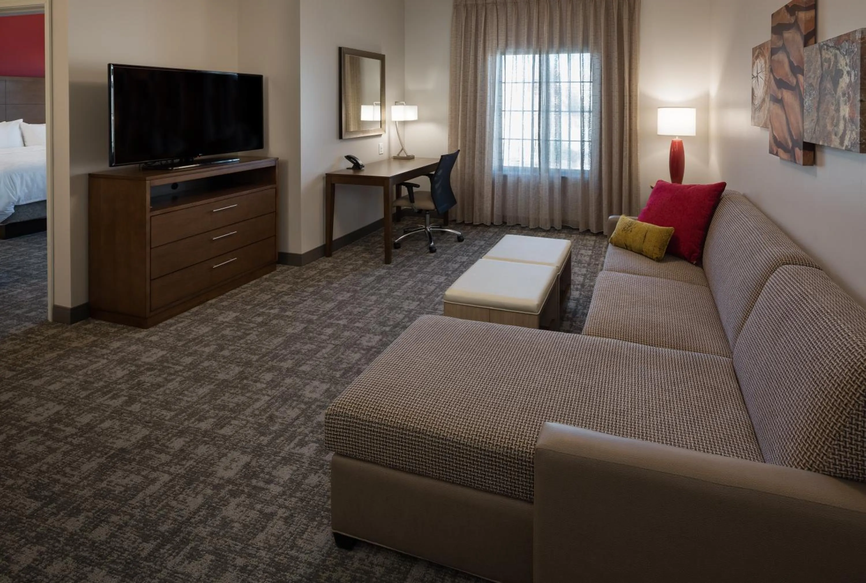 Photo of the whole room, Bed in Staybridge Suites - Phoenix – Biltmore Area by IHG