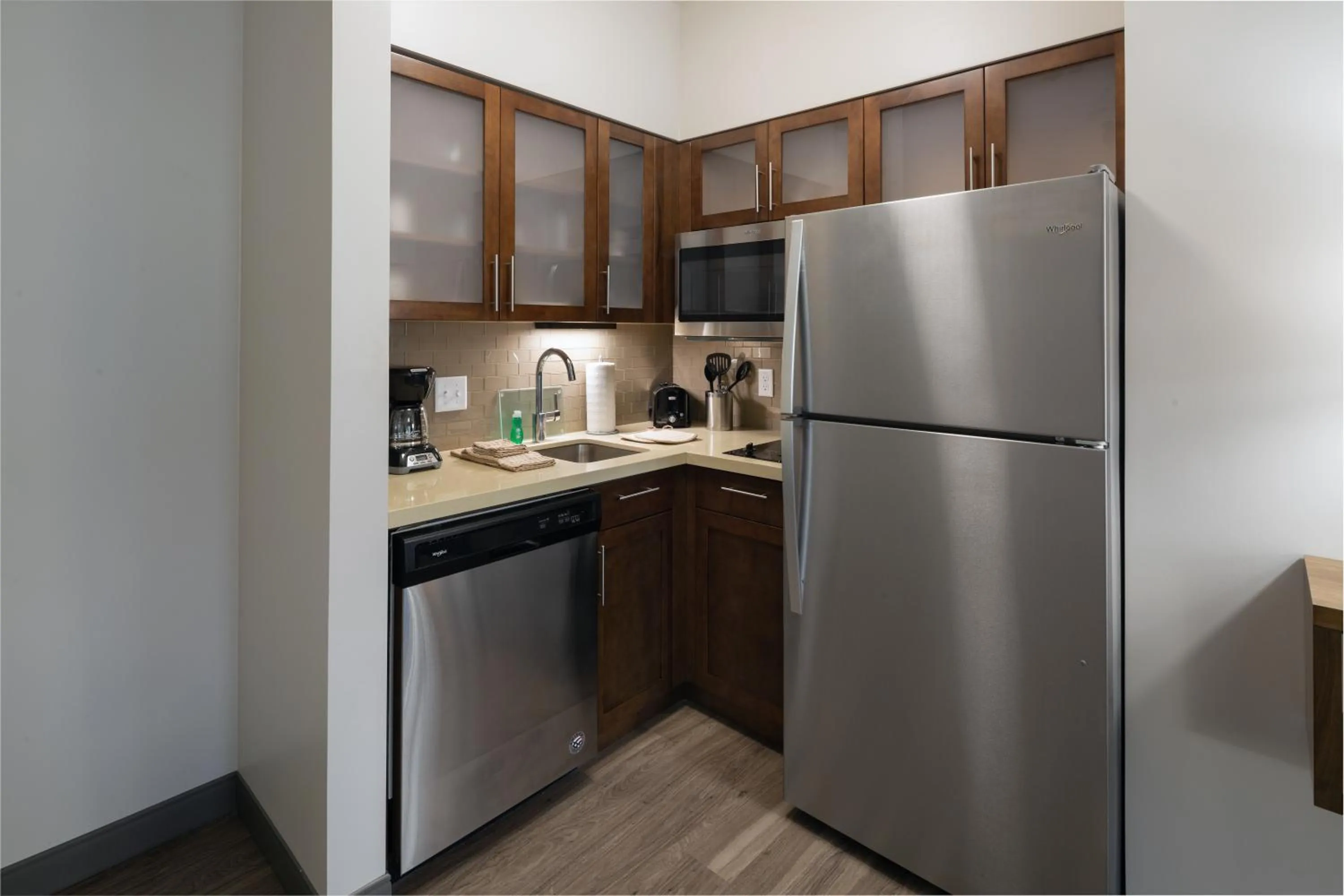 Kitchen or kitchenette in Staybridge Suites - Phoenix – Biltmore Area by IHG