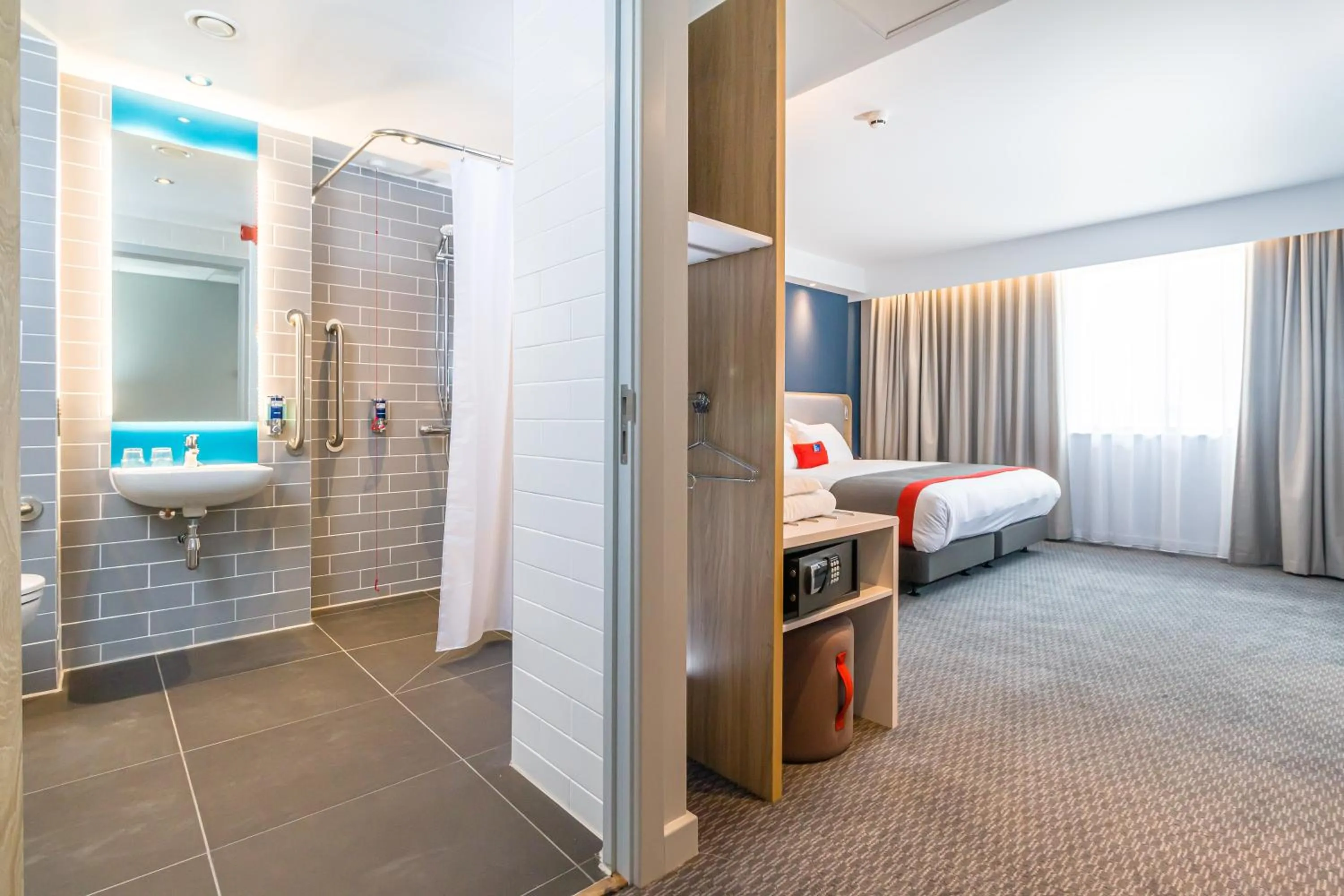 Photo of the whole room, Bed in Holiday Inn Express - Bodmin - Victoria Junction by IHG