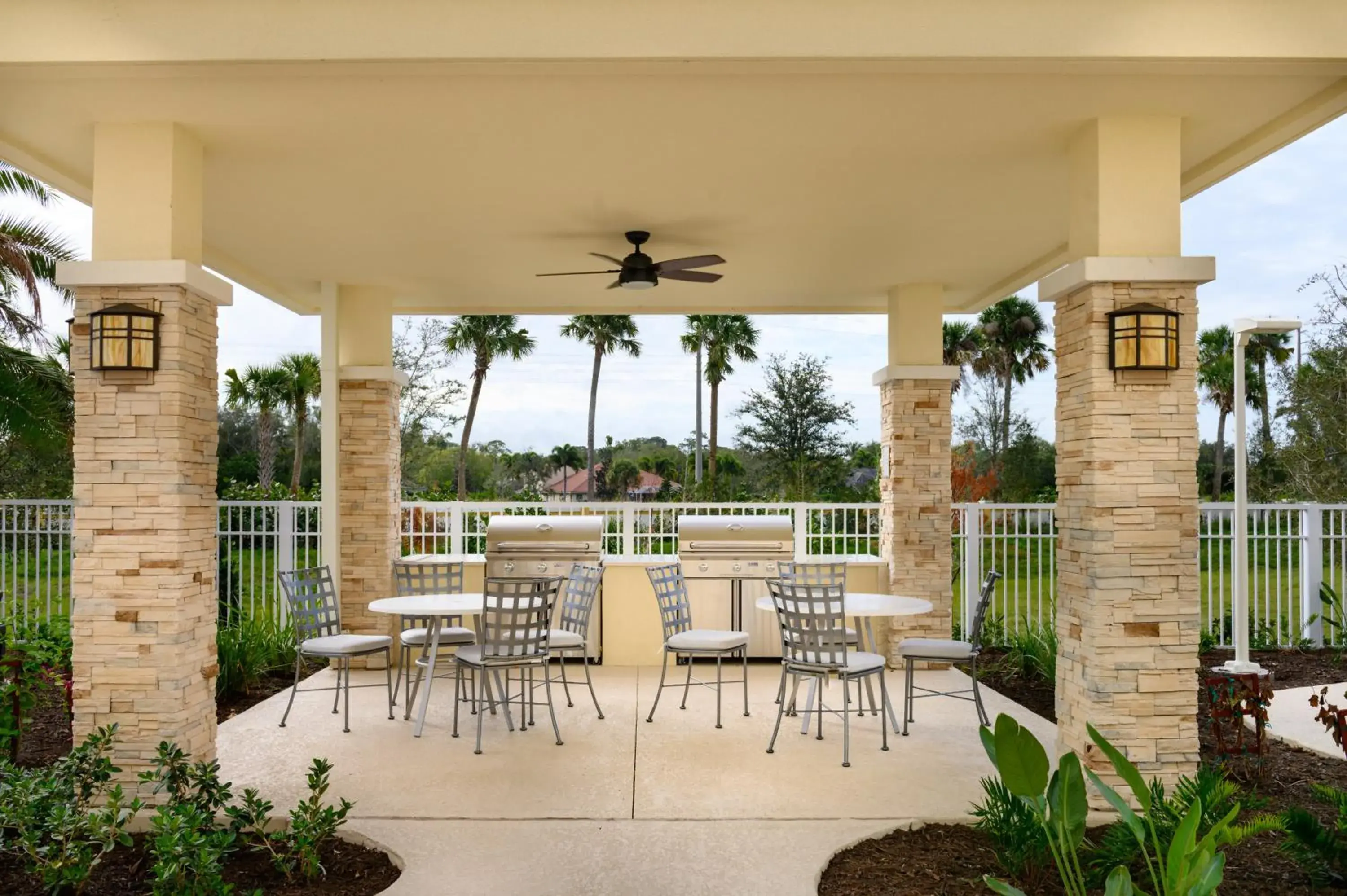 Lobby or reception in Staybridge Suites - Vero Beach by IHG Lobby or reception in Staybridge Suites - Vero Beach by IHG