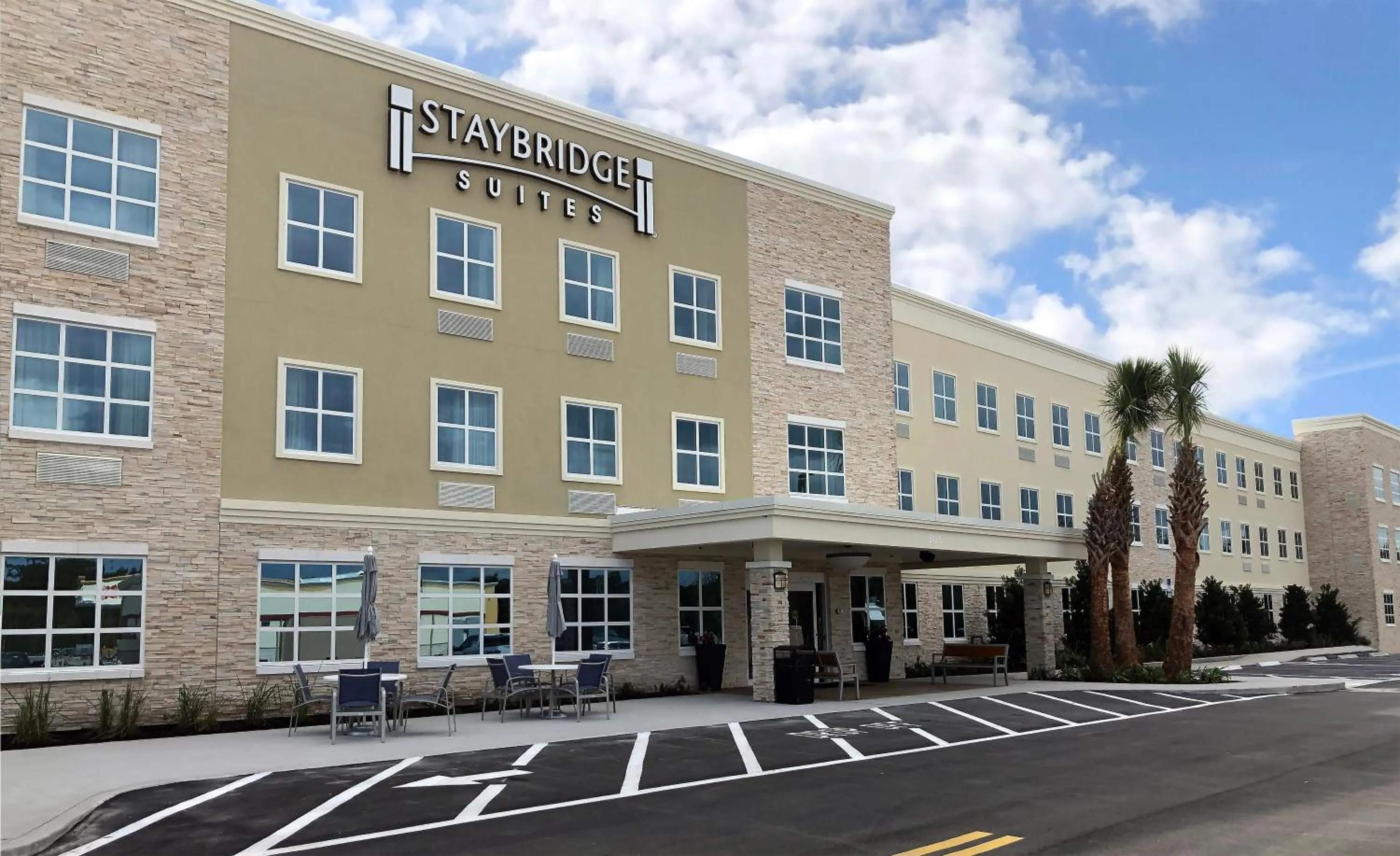 Property building in Staybridge Suites - Vero Beach by IHG