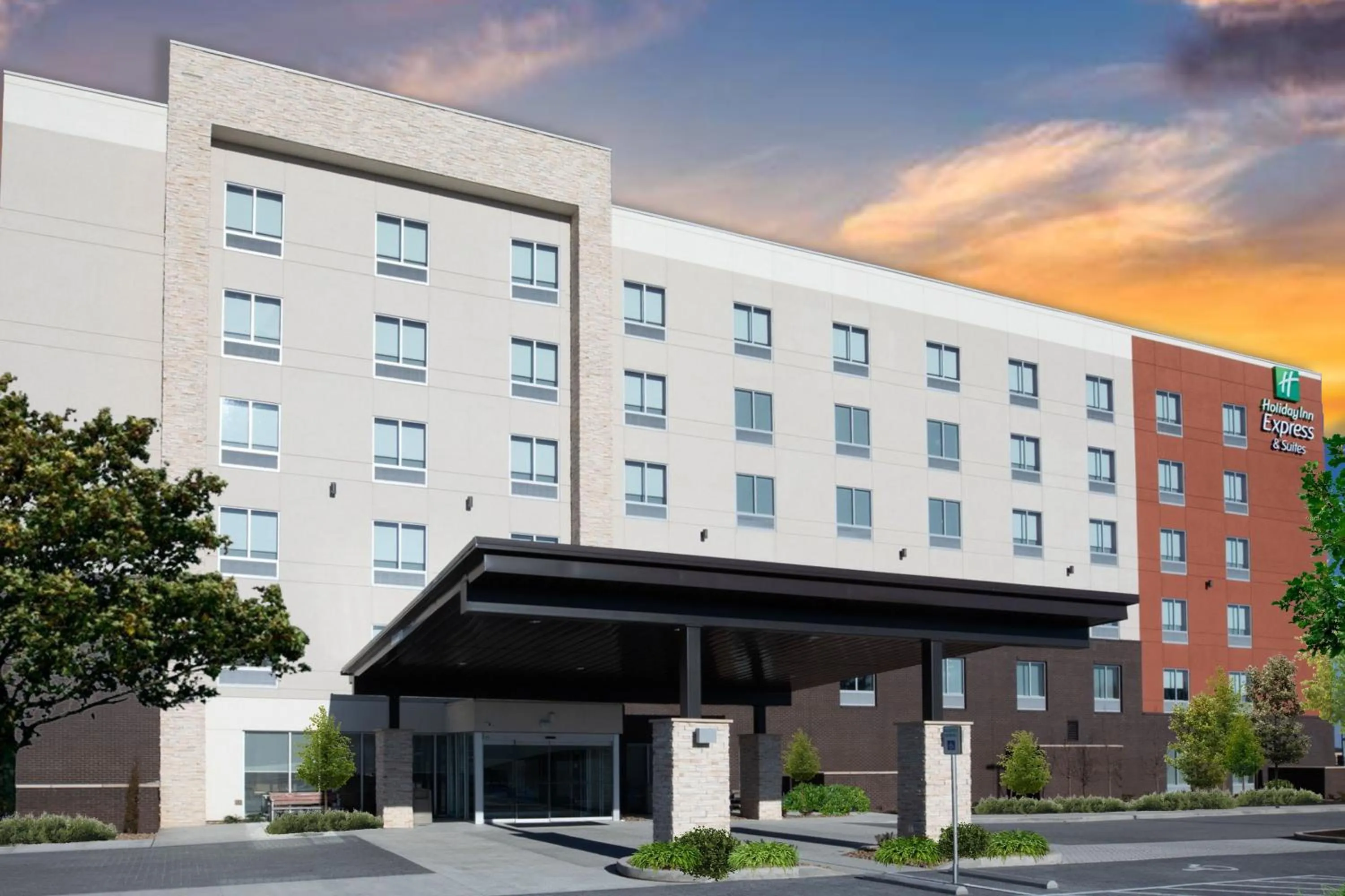 Property building in Holiday Inn Express & Suites - Nashville MetroCenter Downtown by IHG