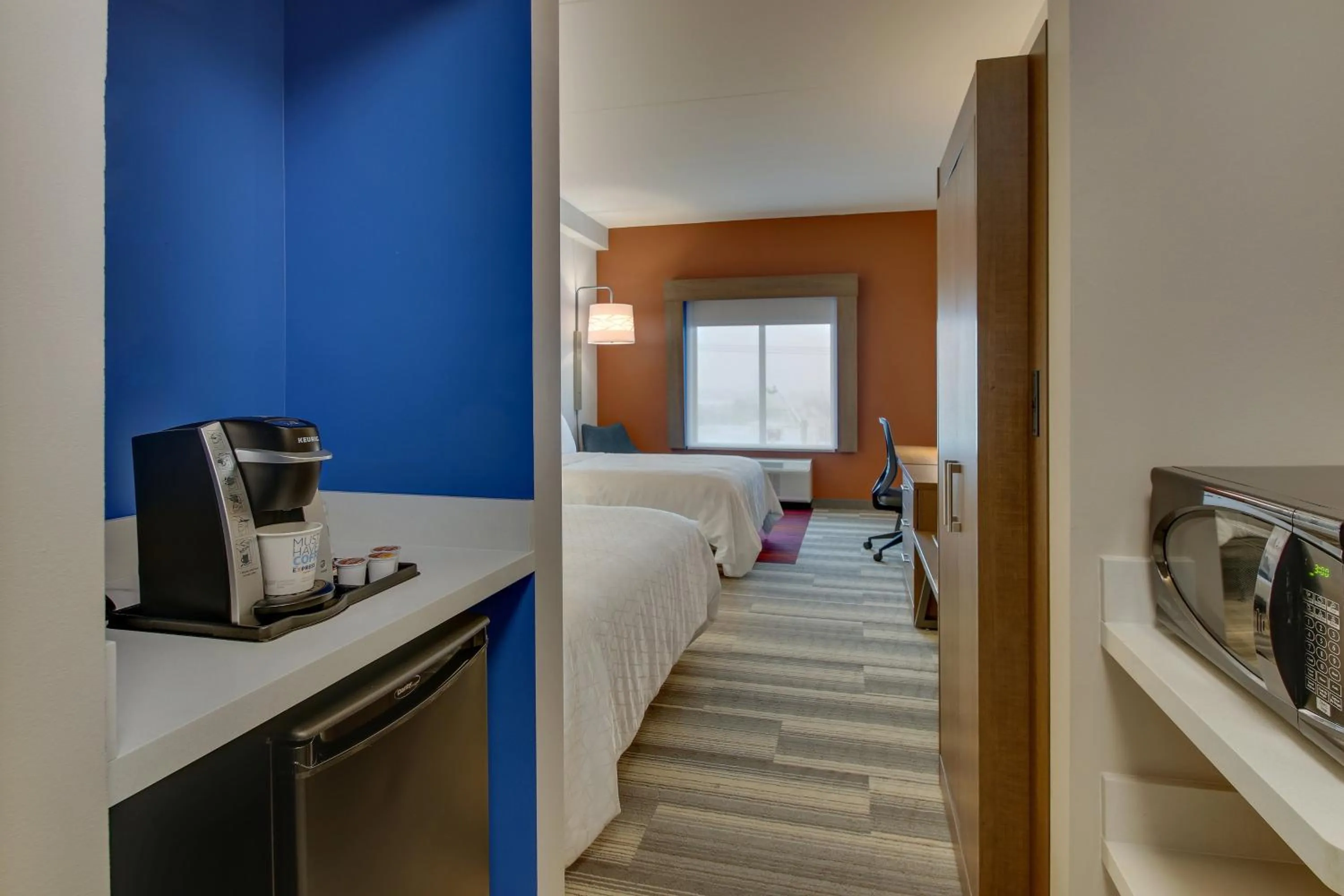 Photo of the whole room, Bed in Holiday Inn Express & Suites - Nashville MetroCenter Downtown by IHG
