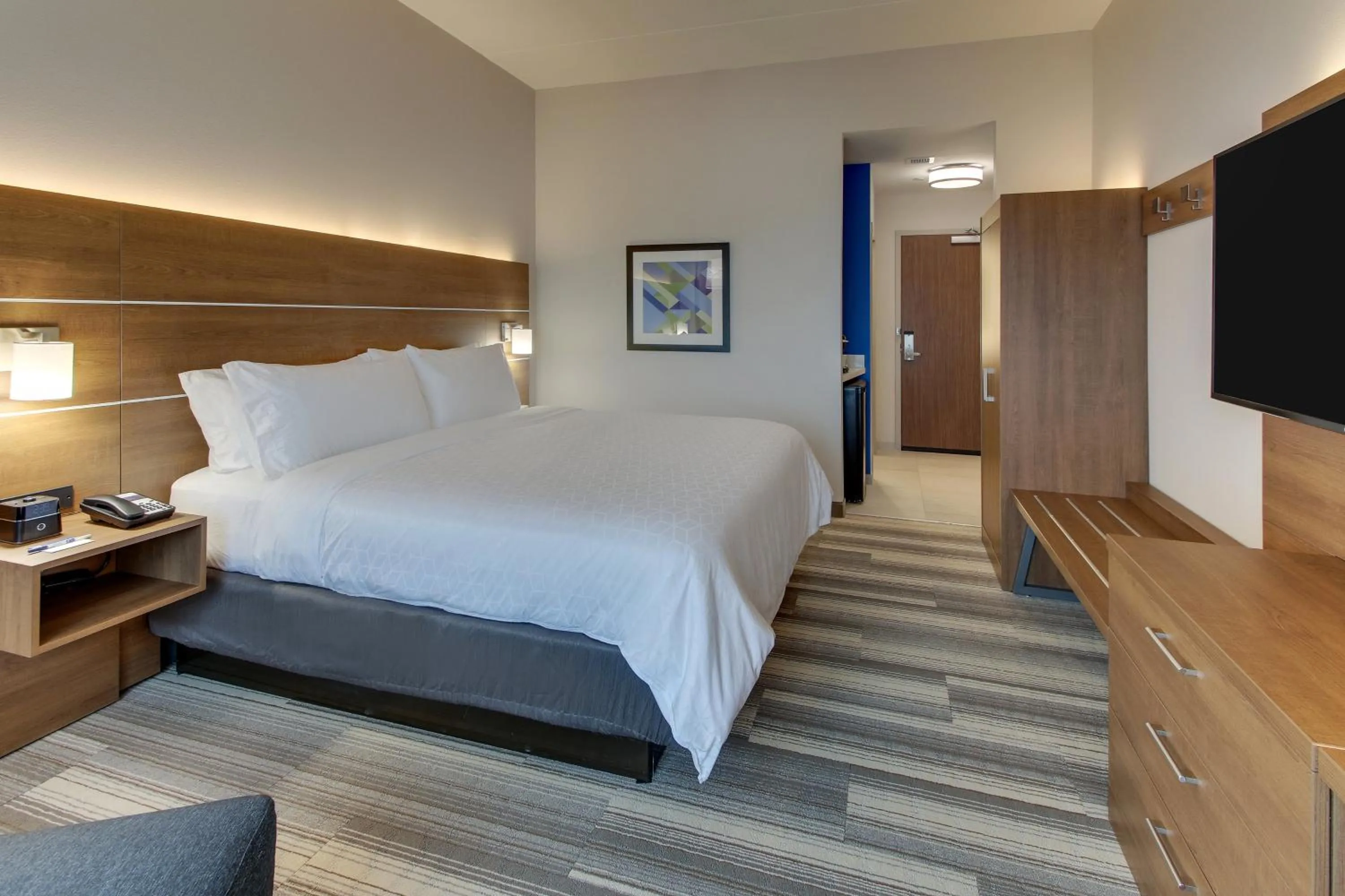 Photo of the whole room, Bed in Holiday Inn Express & Suites - Nashville MetroCenter Downtown by IHG