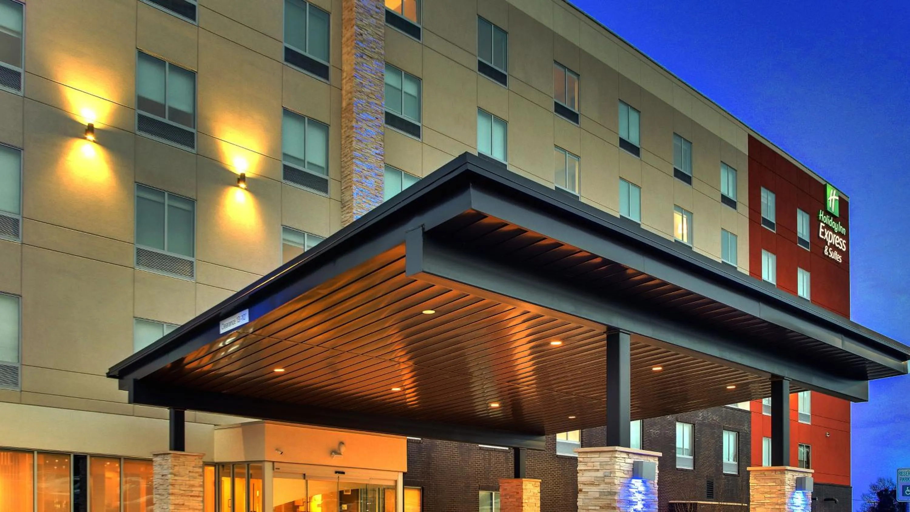 Property building in Holiday Inn Express & Suites - Nashville MetroCenter Downtown by IHG
