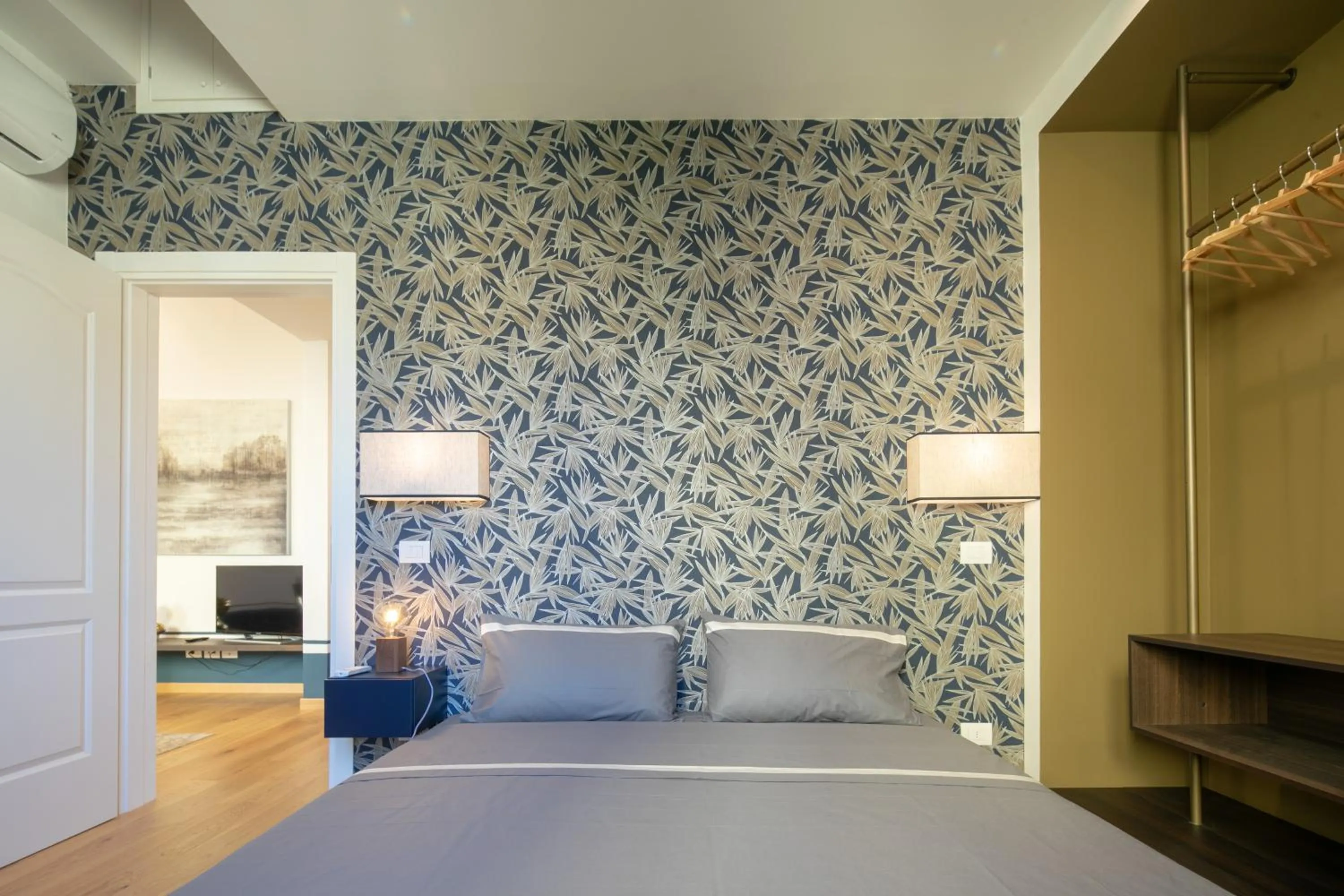 Bed in Nerli Prestige by Mmega