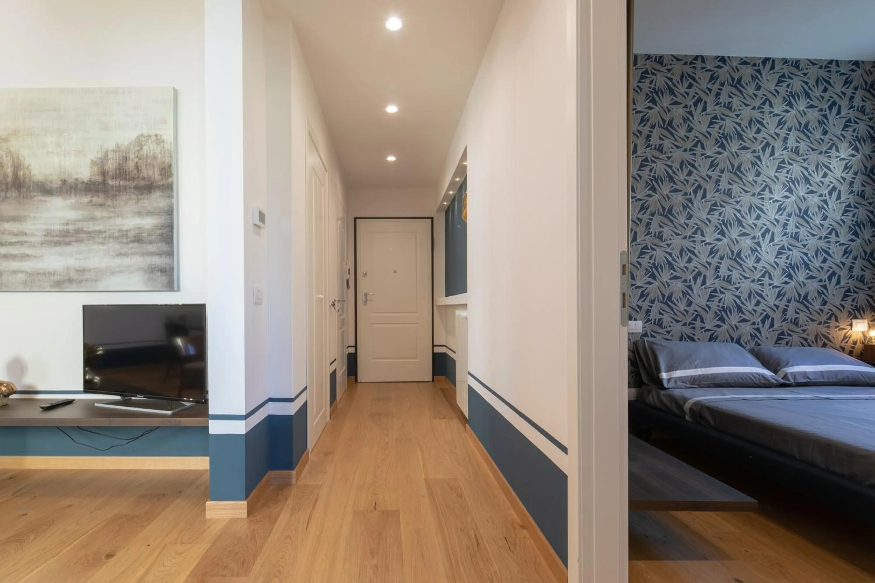 TV and multimedia, Bed in Nerli Prestige by Mmega