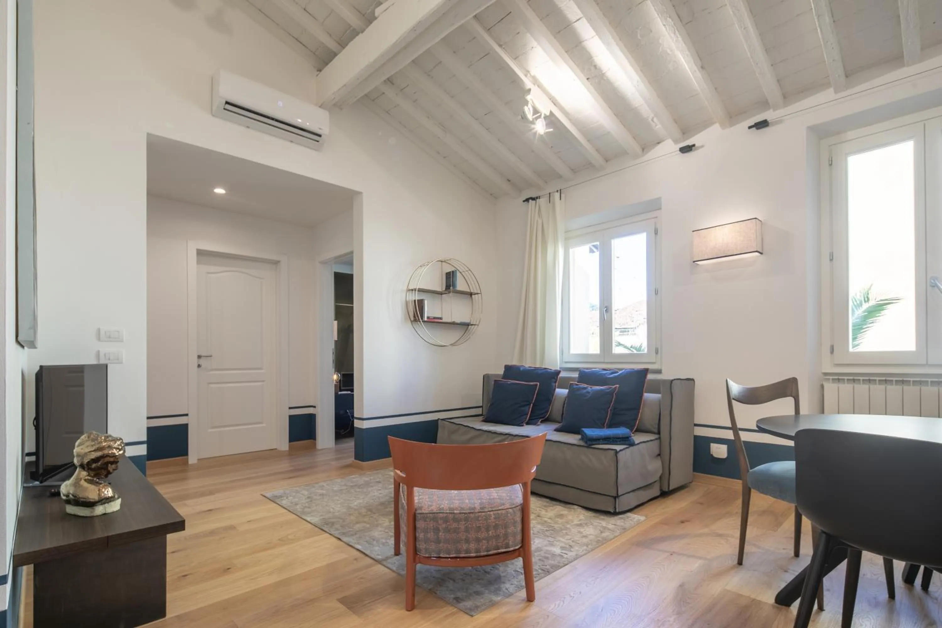 Living room in Nerli Prestige by Mmega