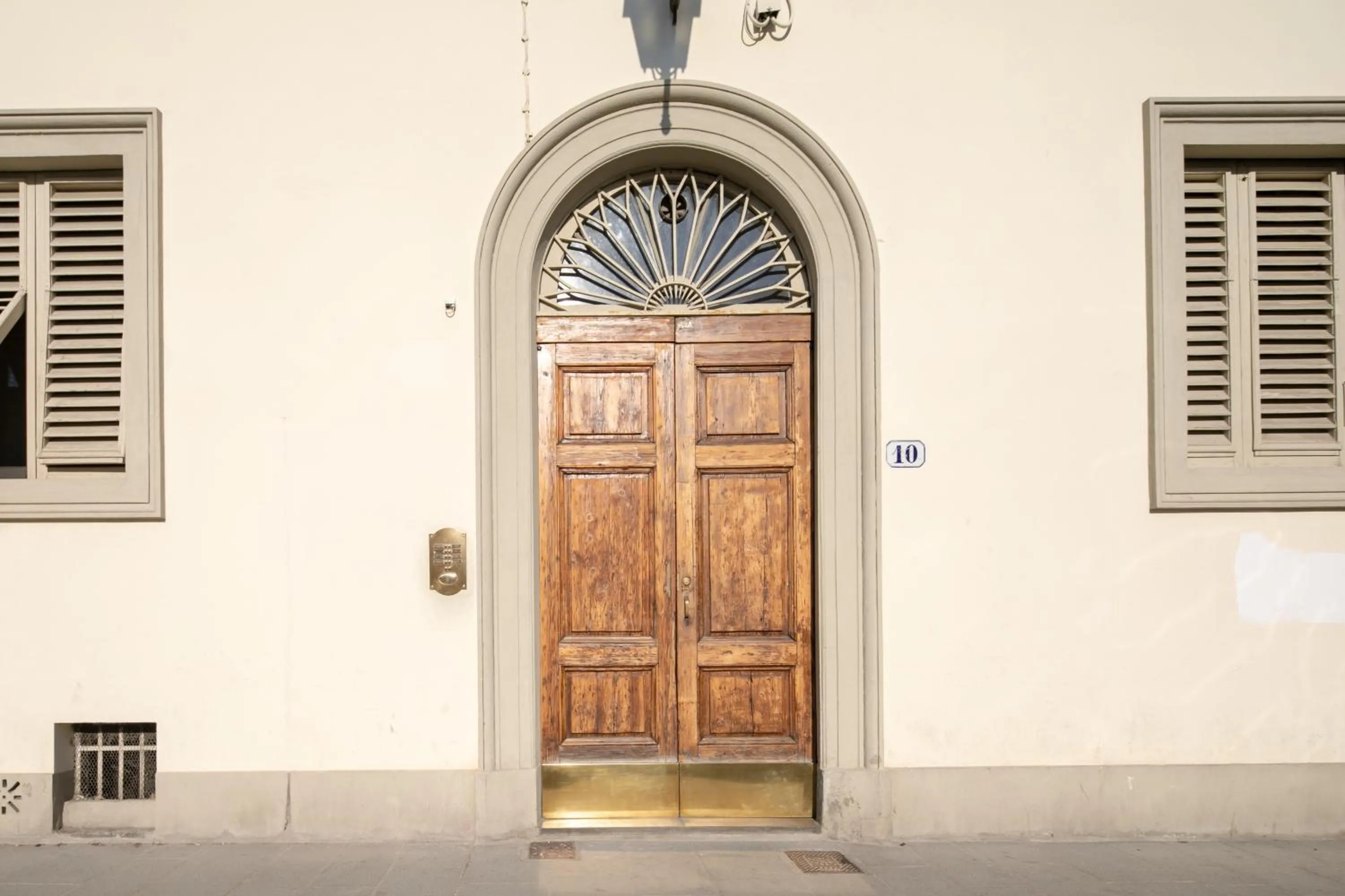 Facade/entrance in Nerli Prestige by Mmega