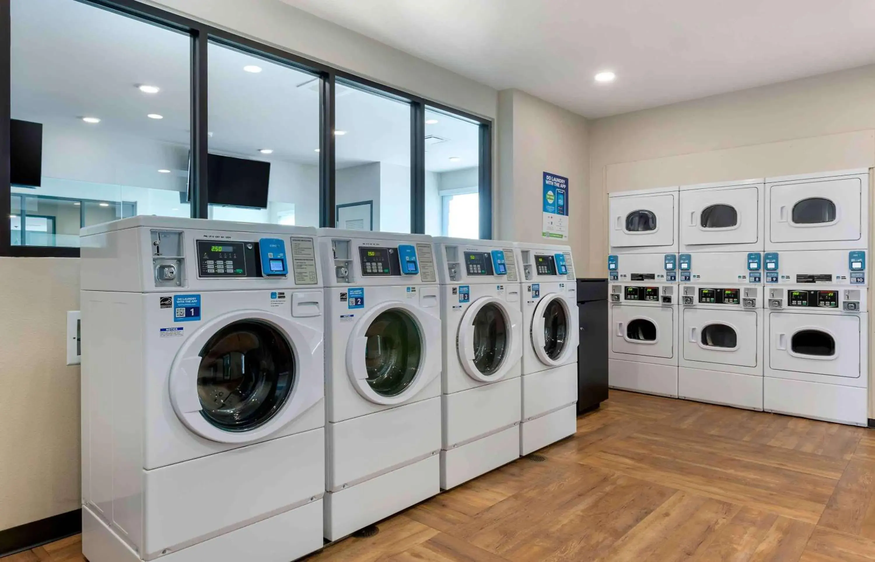 Property building in Extended Stay America Premier Suites - Phoenix - Chandler - Downtown Property building in Extended Stay America Premier Suites - Phoenix - Chandler - Downtown