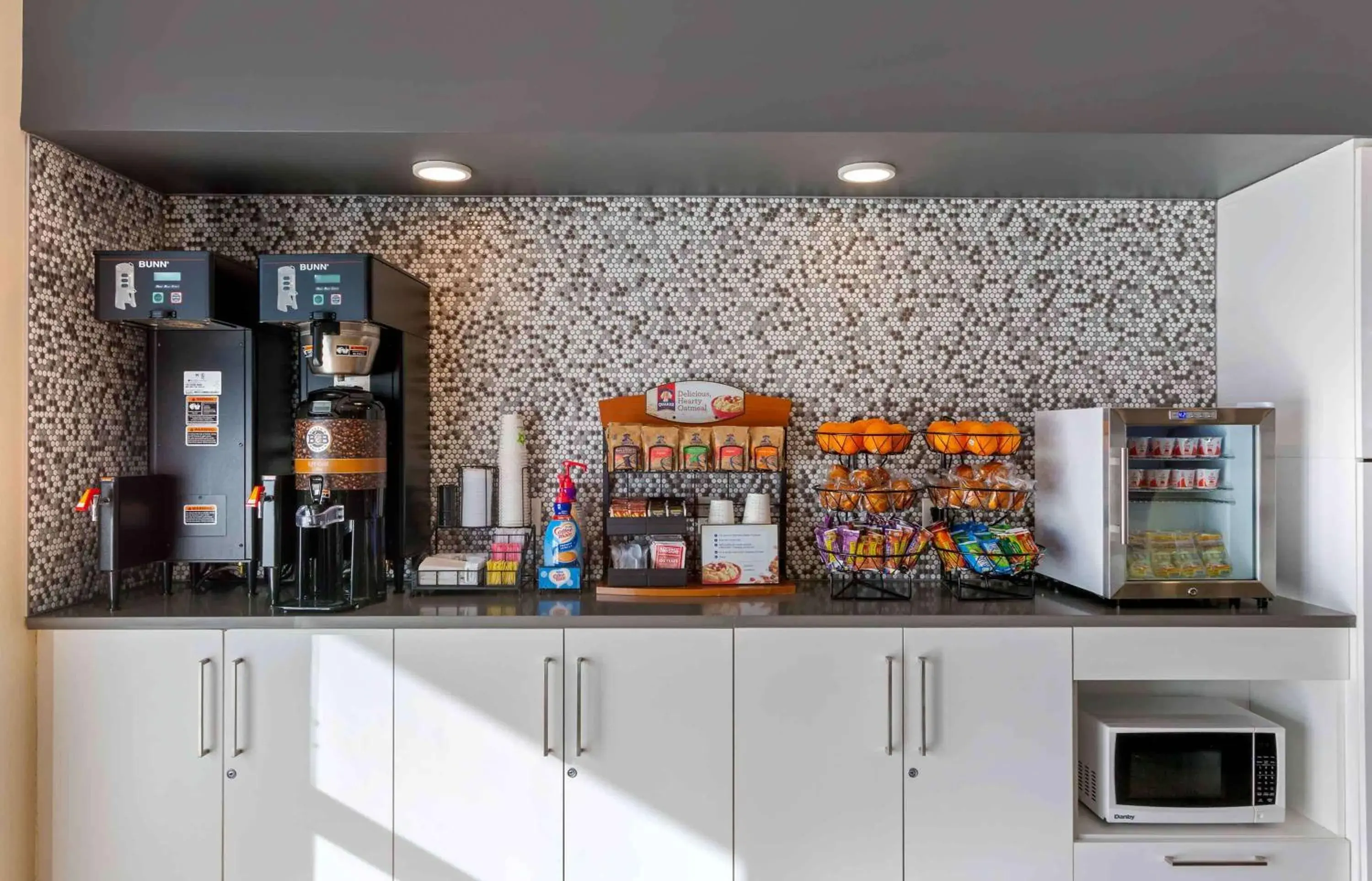 Breakfast in Extended Stay America Premier Suites - Phoenix - Chandler - Downtown Breakfast in Extended Stay America Premier Suites - Phoenix - Chandler - Downtown