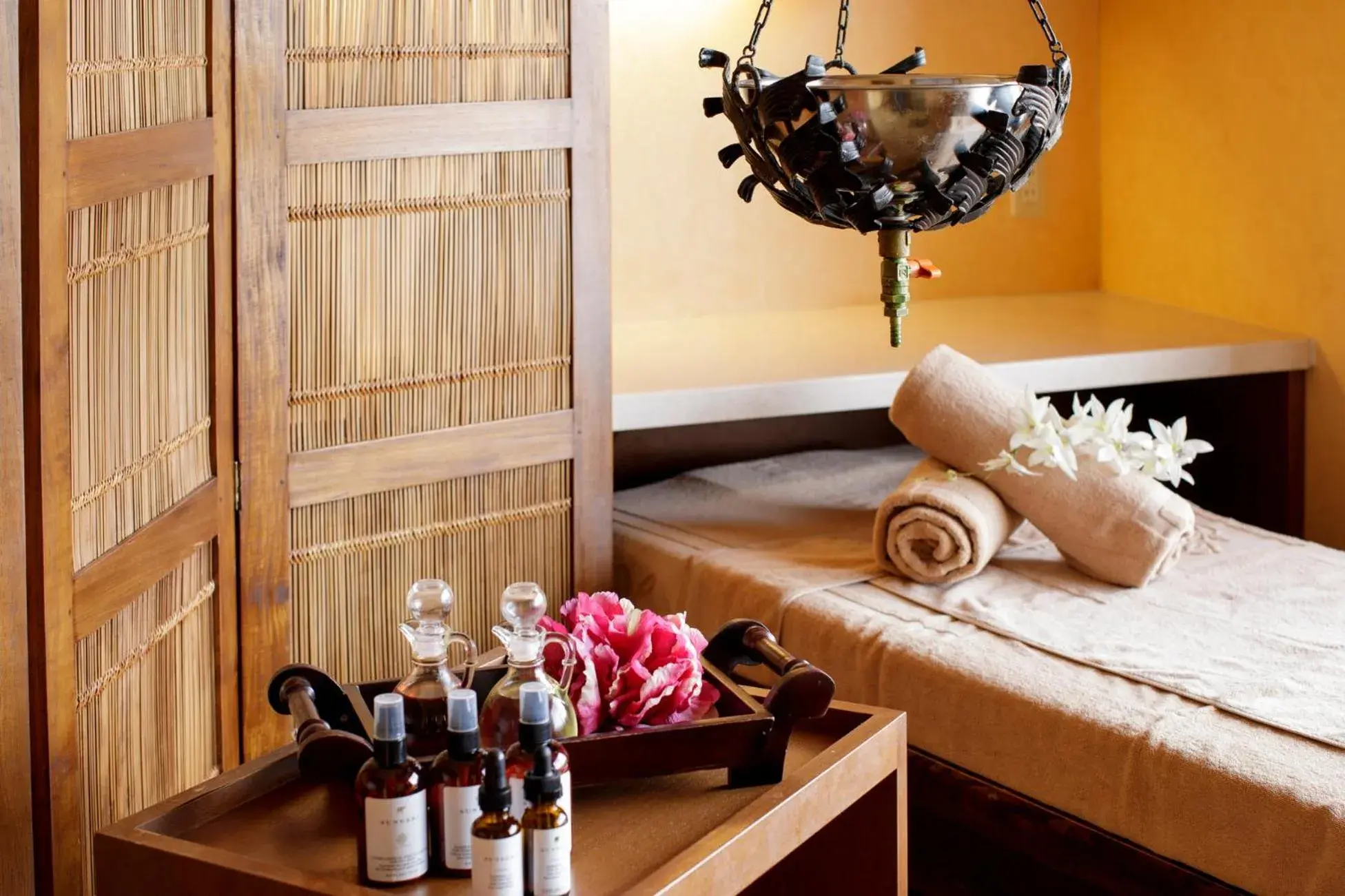 Massage, Bed in Sendai Royal Park Hotel Massage, Bed in Sendai Royal Park Hotel