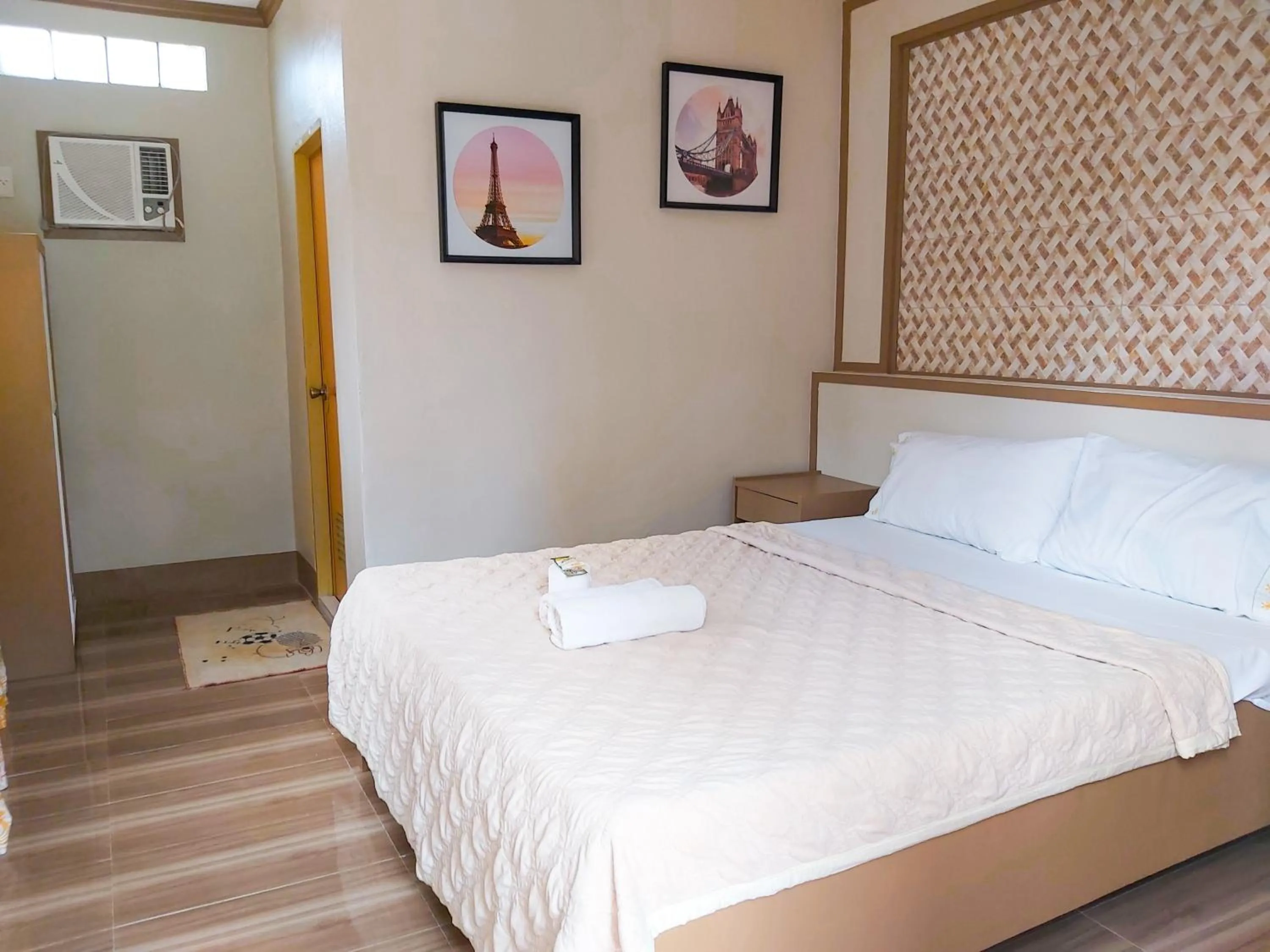 Bed in Stefanie Grace Inn