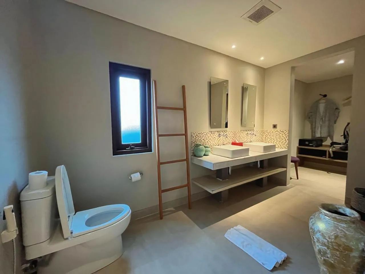 Toilet, Bed in The Moonci