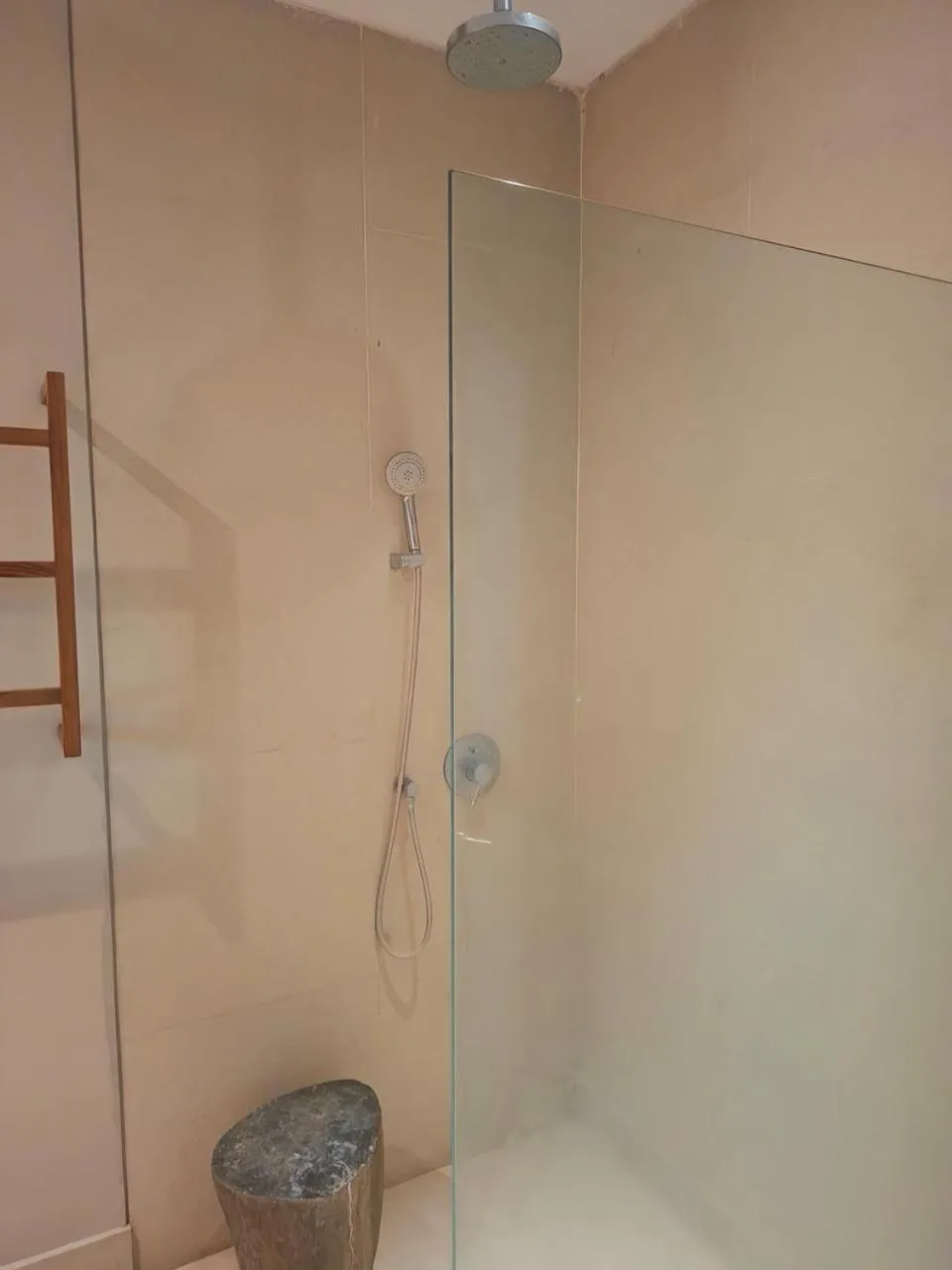 Shower in The Moonci