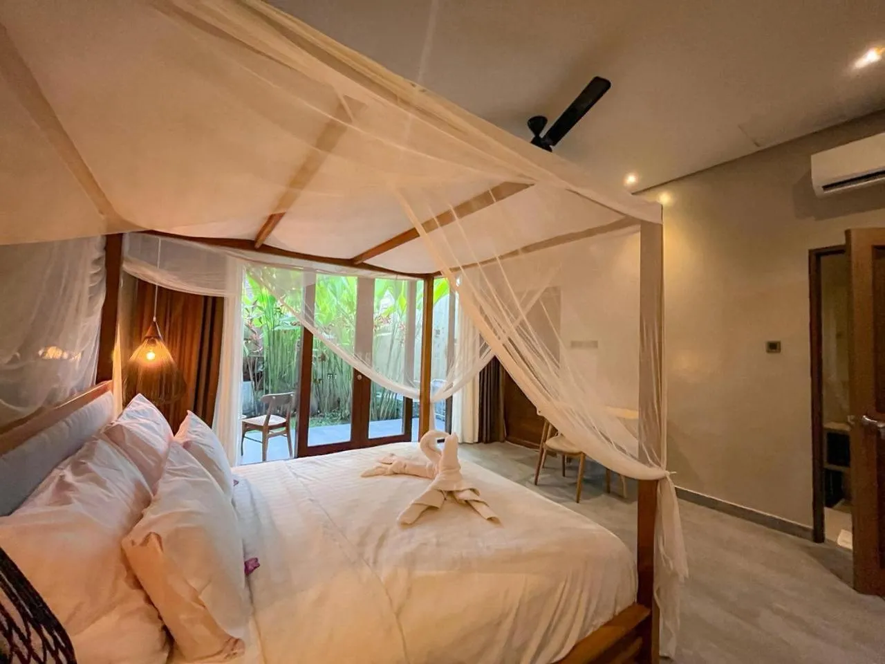 Bed in The Moonci