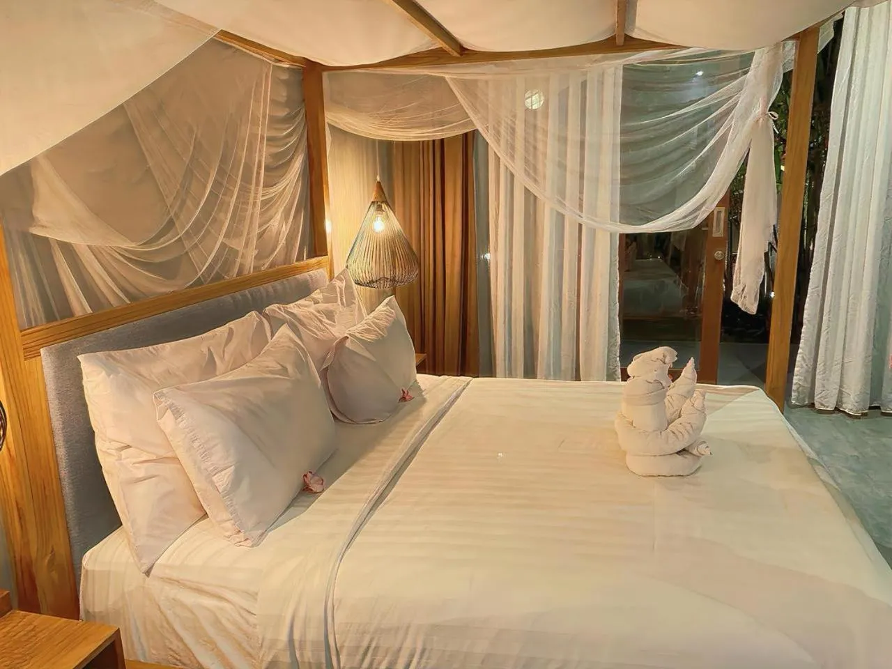 Bed in The Moonci