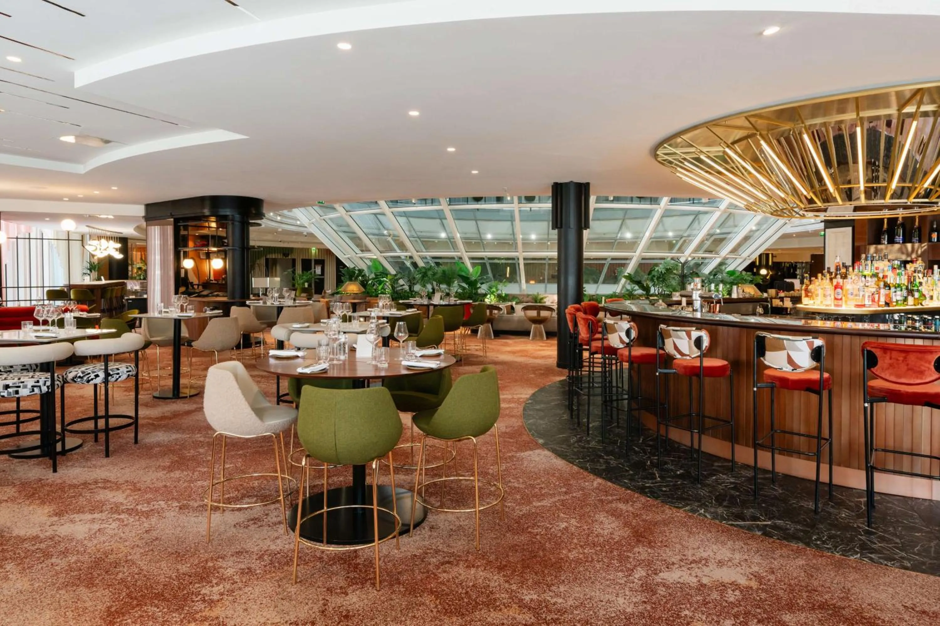 Restaurant/places to eat in Hilton Paris La Défense