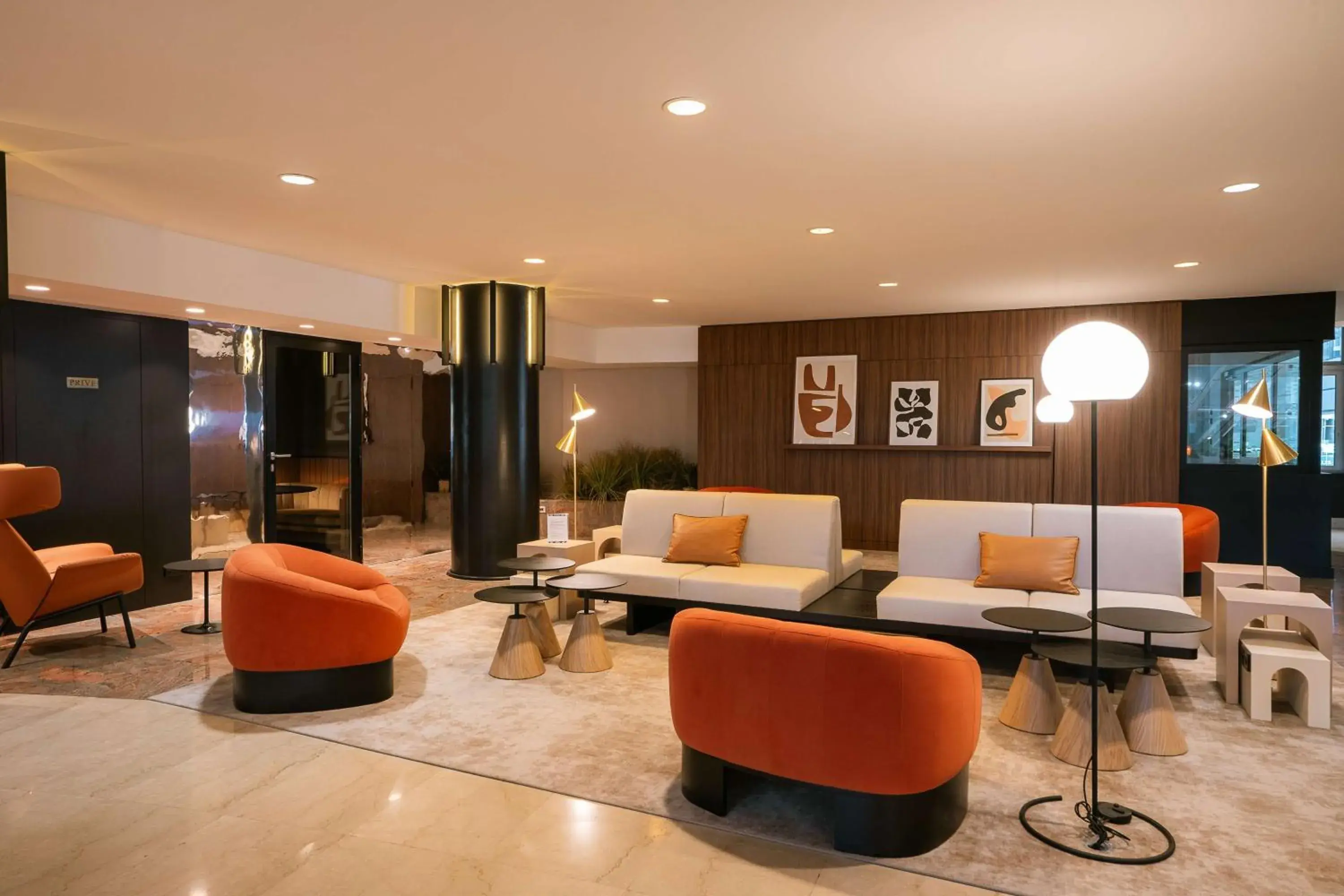 Lobby or reception in Hilton Paris La Défense Lobby or reception in Hilton Paris La Défense