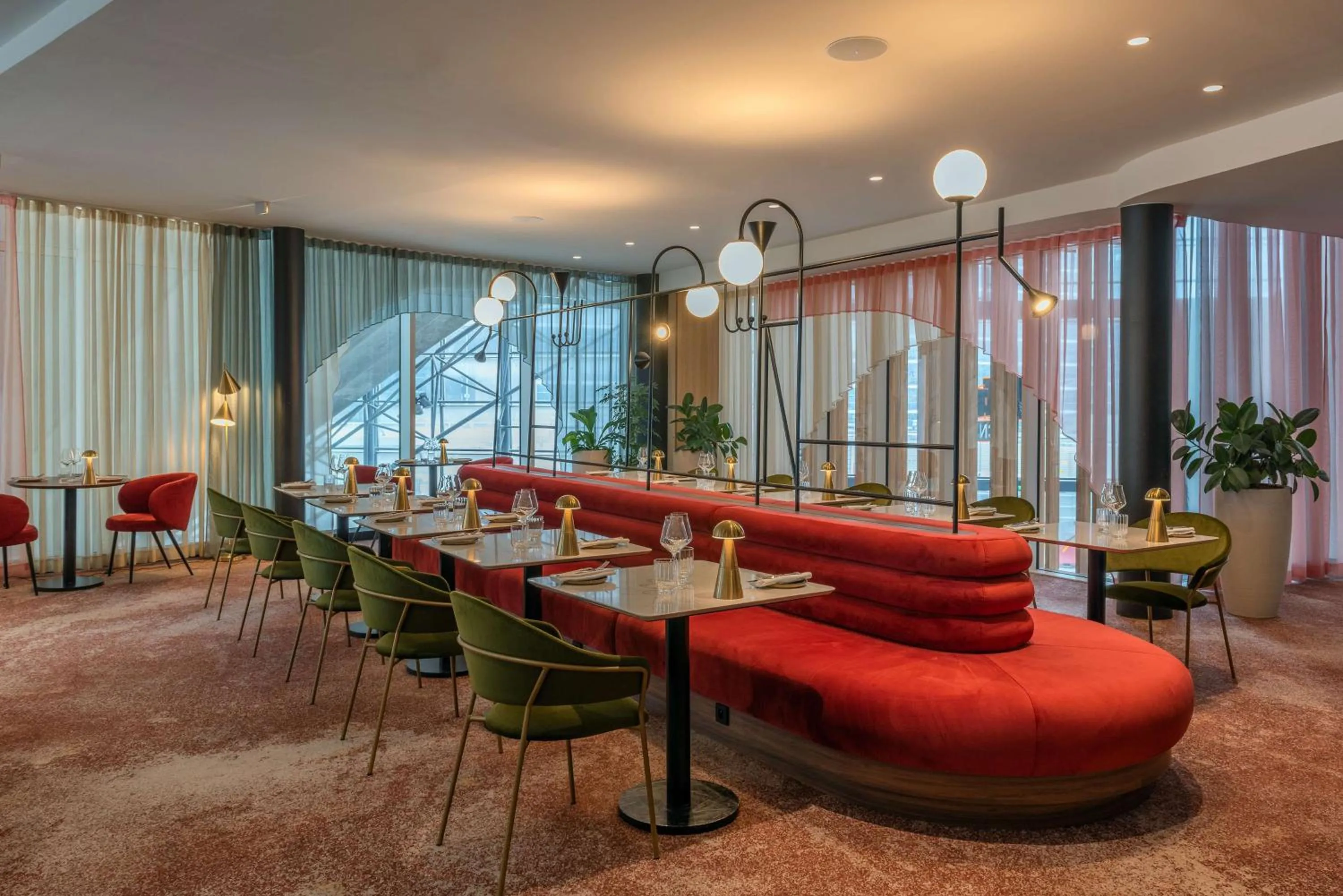 Restaurant/places to eat in Hilton Paris La Défense