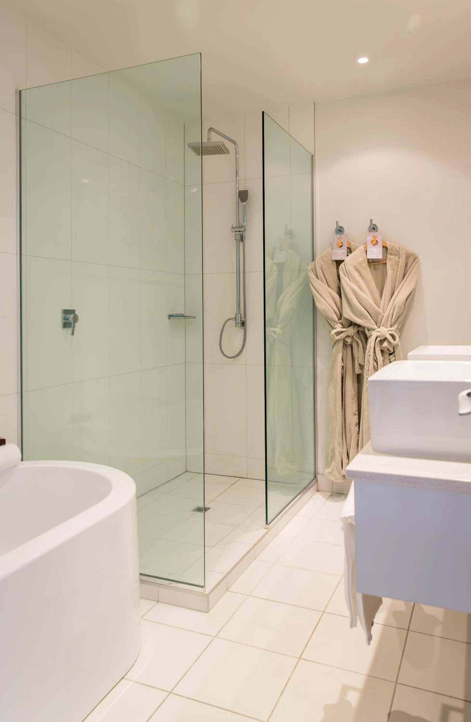 Shower in Regent of Rotorua Boutique Hotel