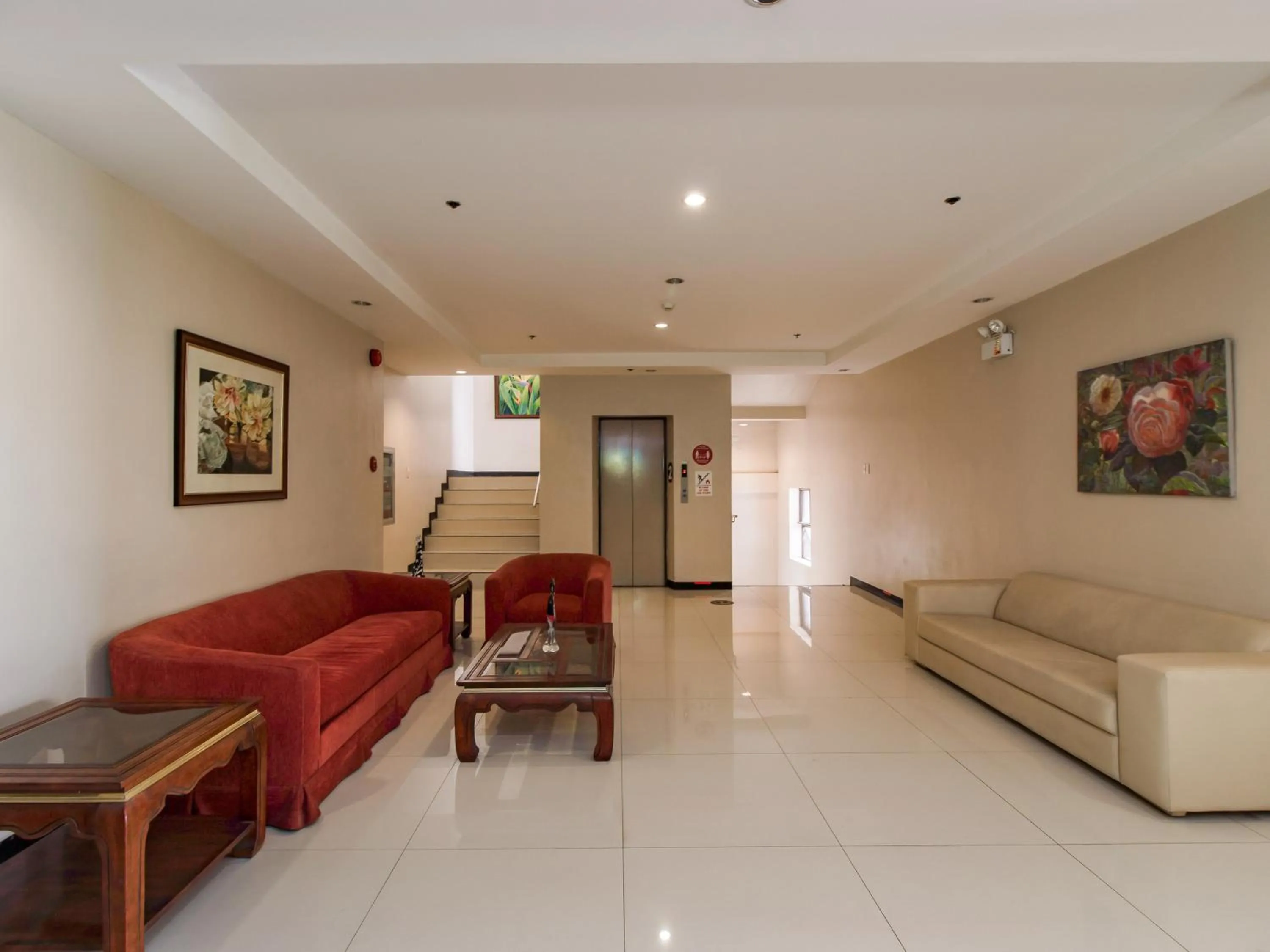 Seating area in Main Hotel & Suites