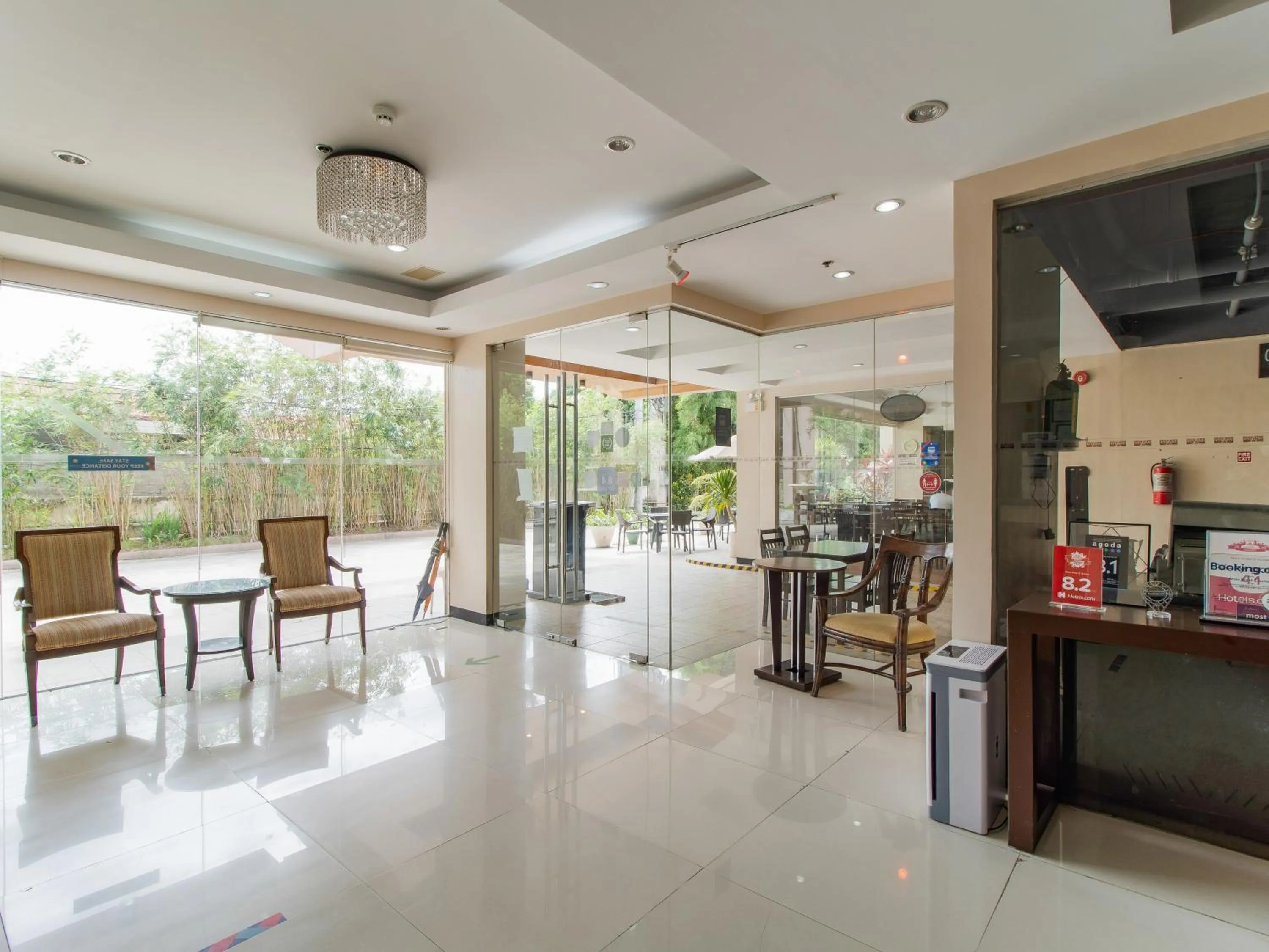 Lobby or reception in Main Hotel & Suites