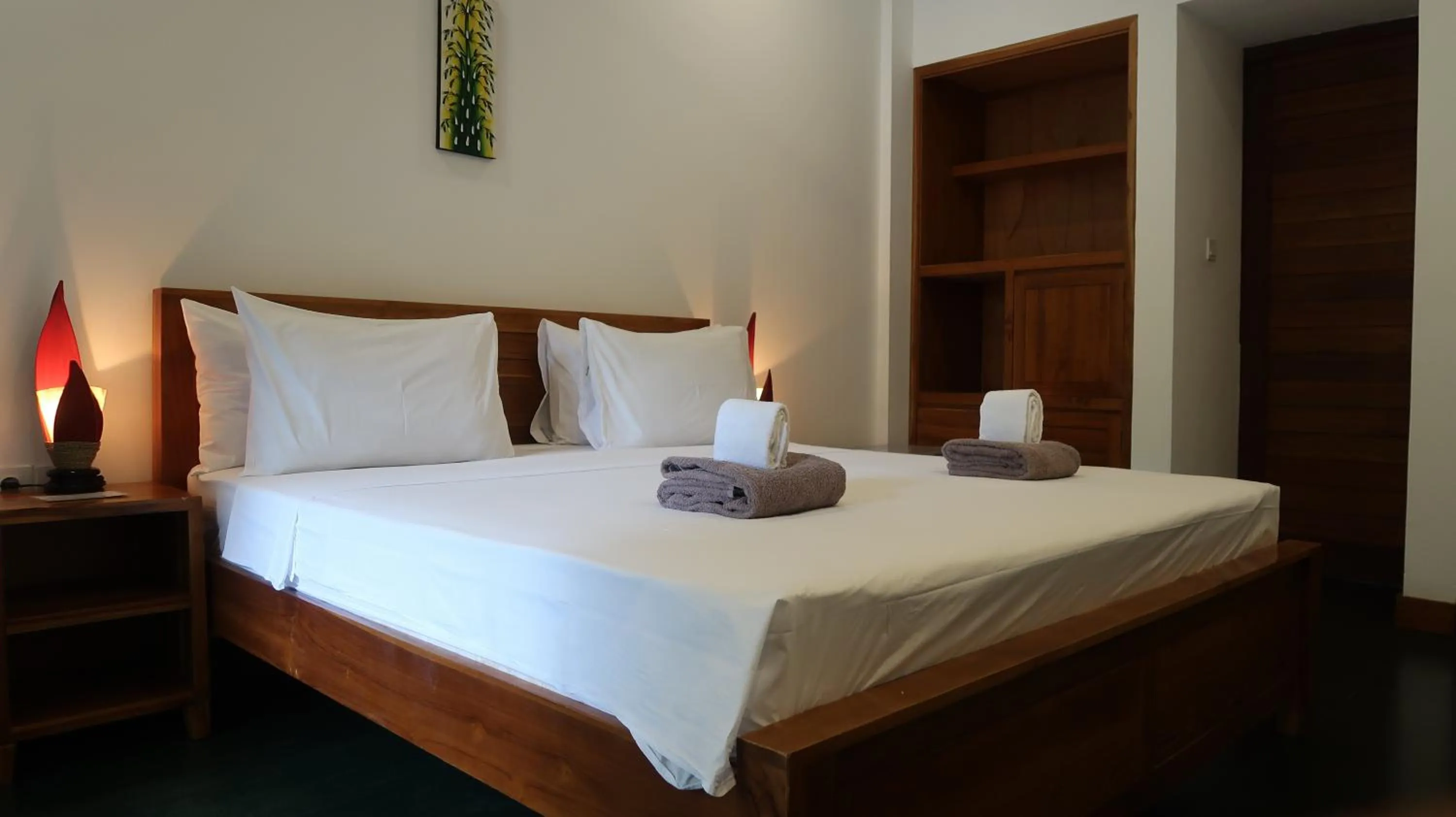 Photo of the whole room, Bed in Dream Divers Resort