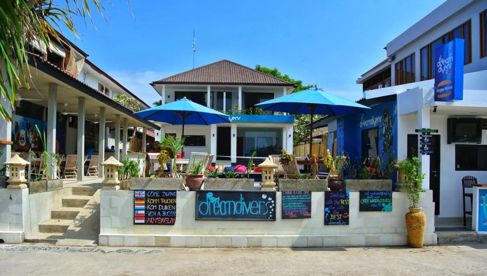 Restaurant/places to eat in Dream Divers Resort