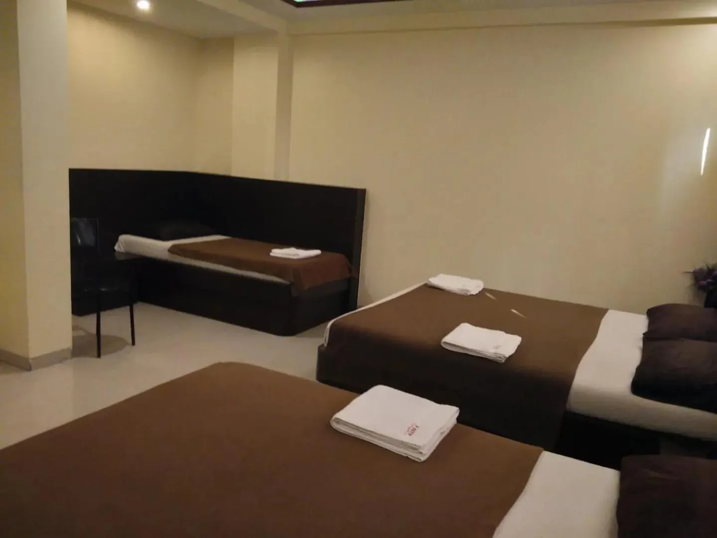 Bed in Hotel Krishna Sai Kutir