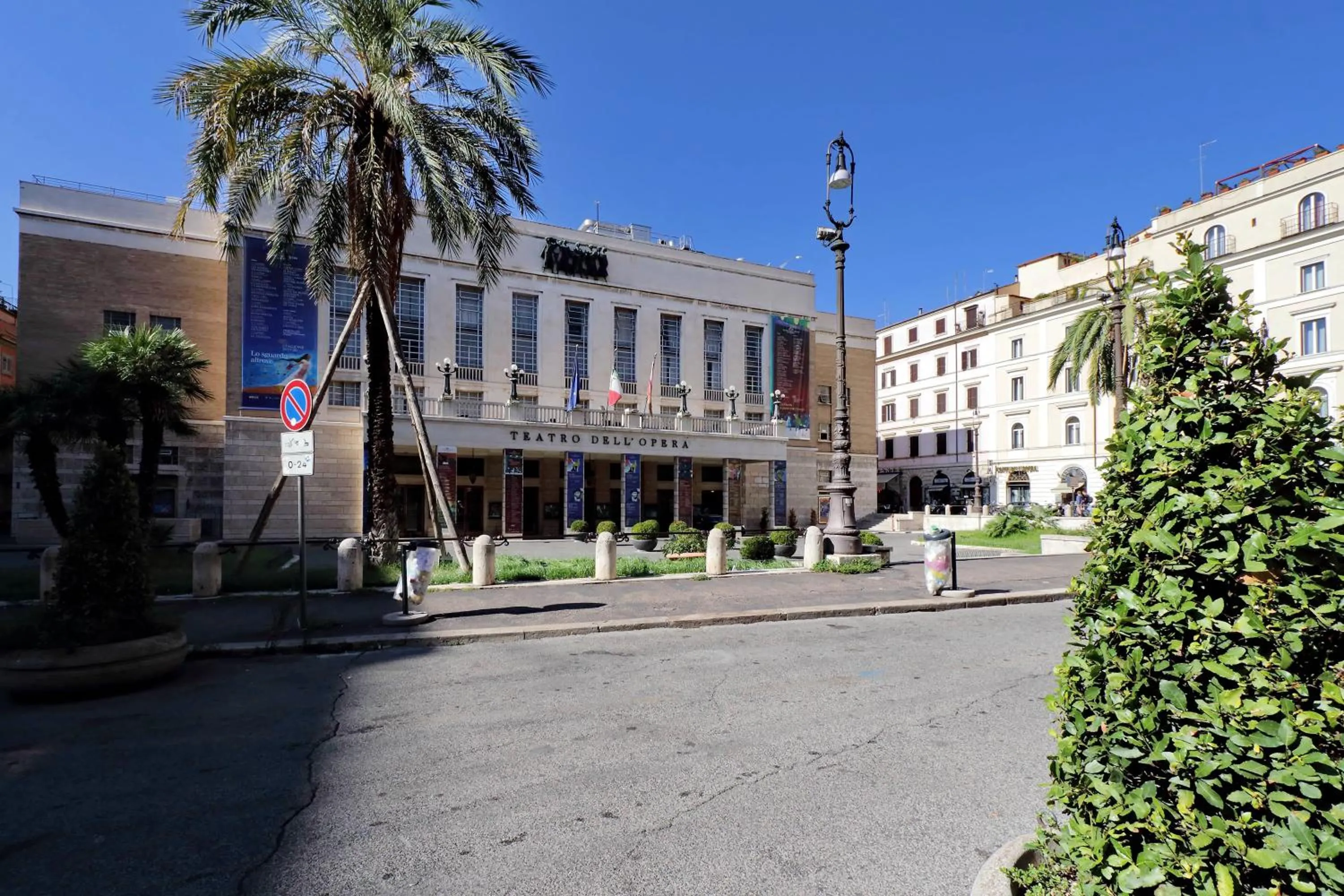 City view in Opera 58 - Teatro dell'Opera Suites