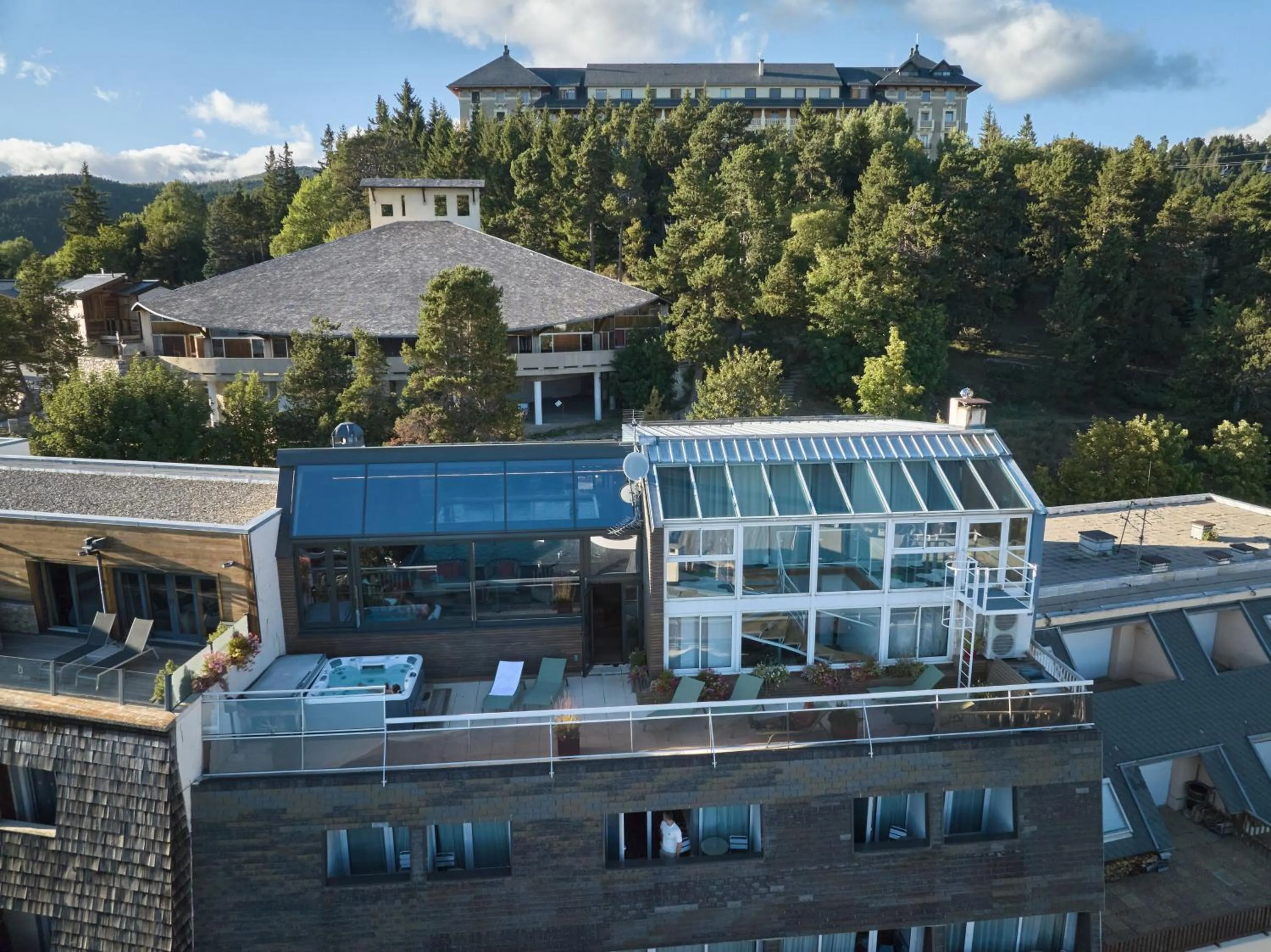 Property building in Hôtel Le Grand Tétras