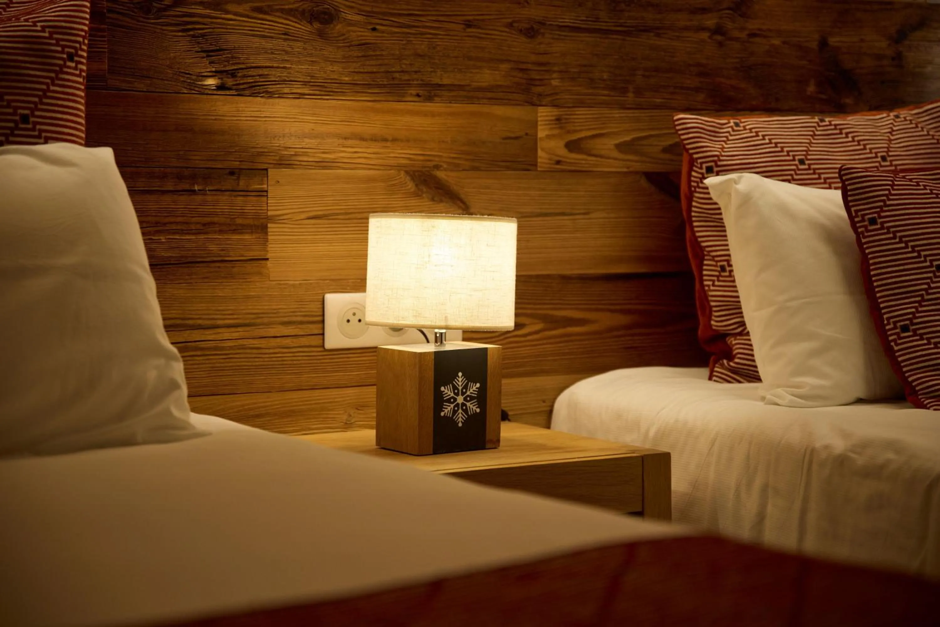 Bedroom, Bed in Hôtel Le Grand Tétras