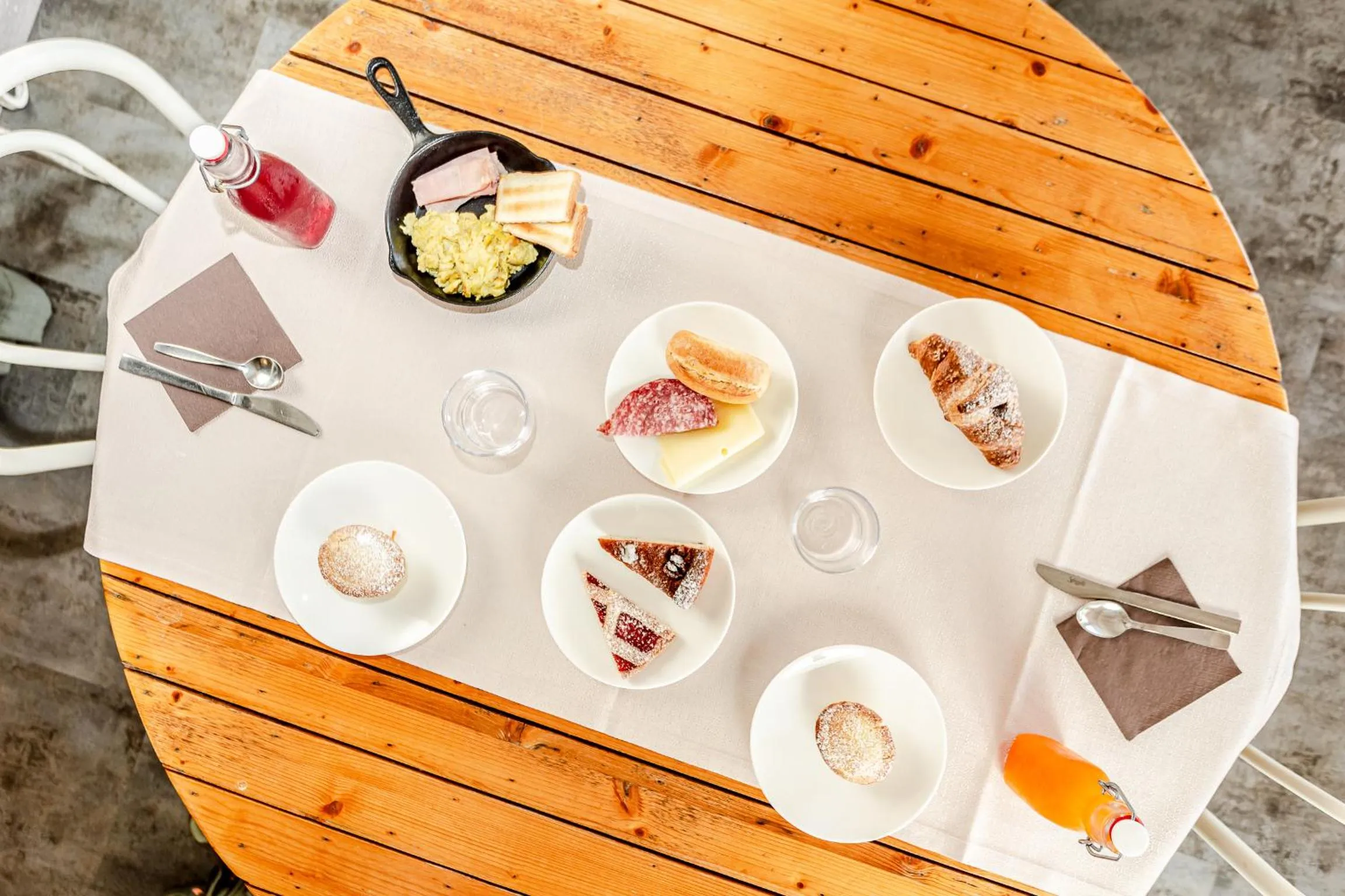 Breakfast in Hotel Ronchi