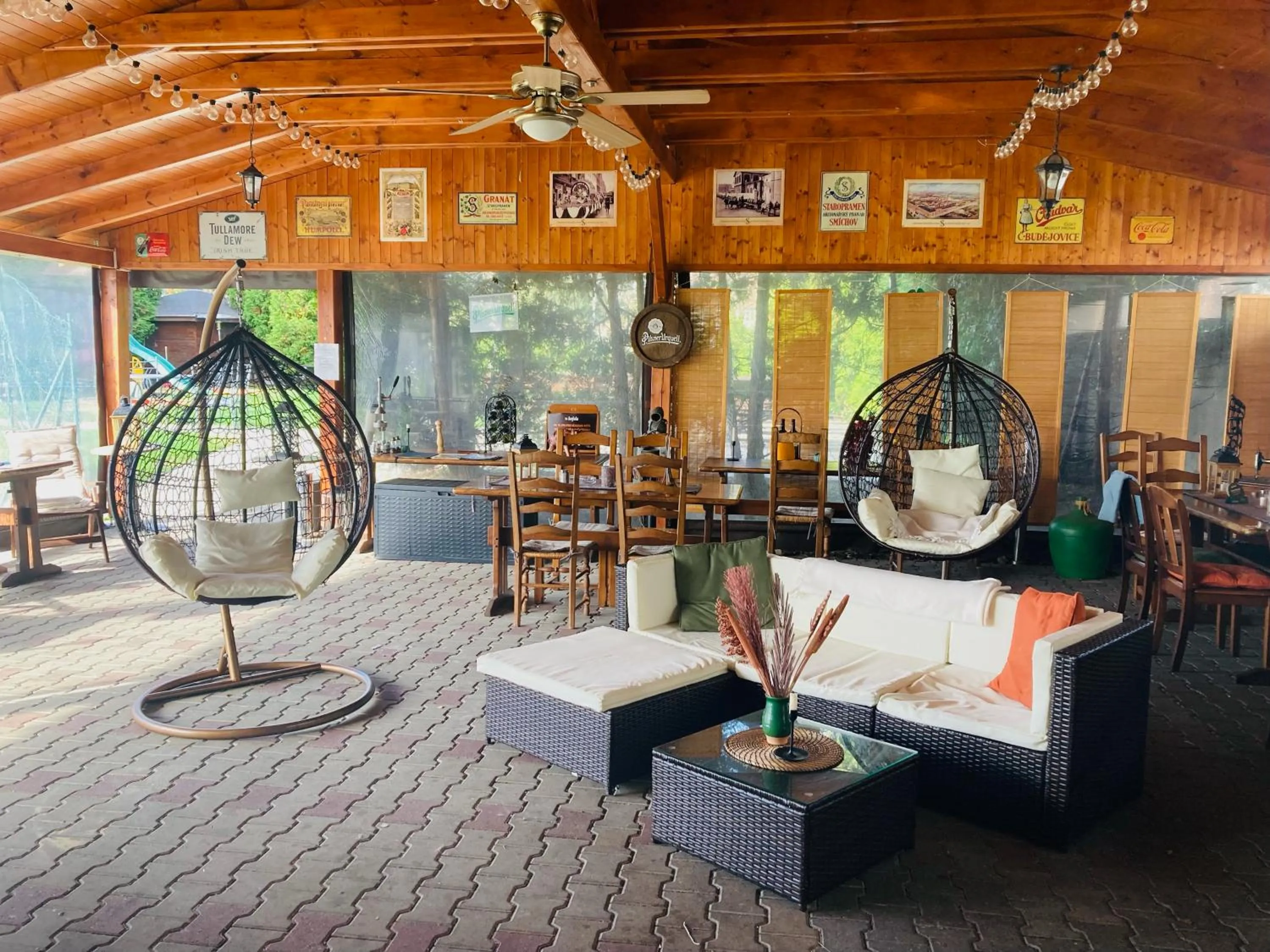 Restaurant/places to eat in Hotel 21