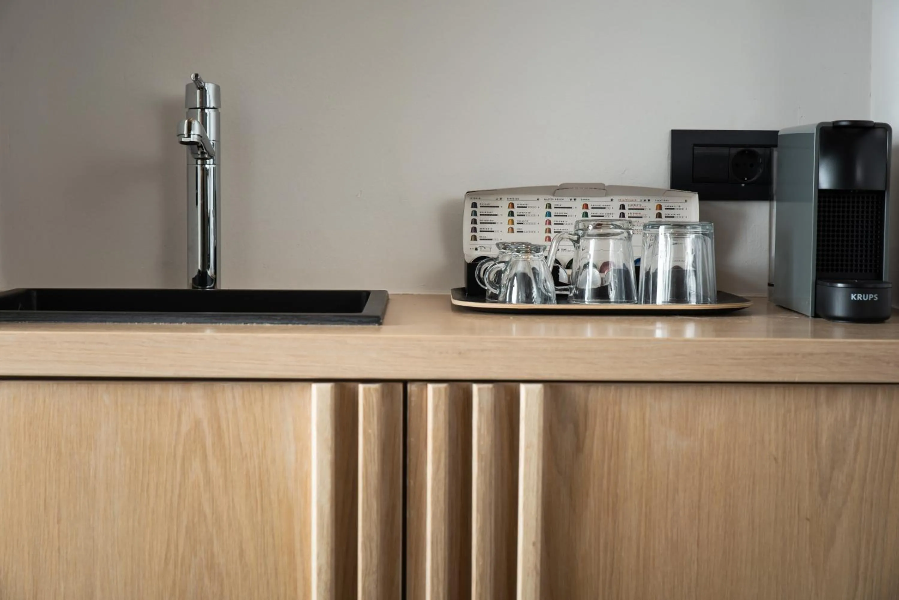 Coffee/tea facilities in Lignum Suites Chania