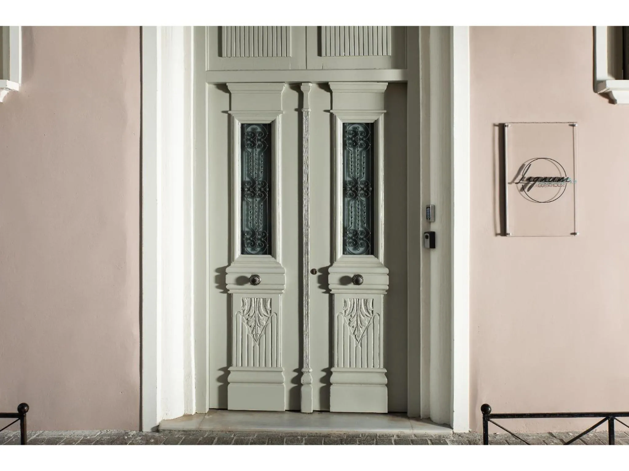 Facade/entrance in Lignum Suites Chania