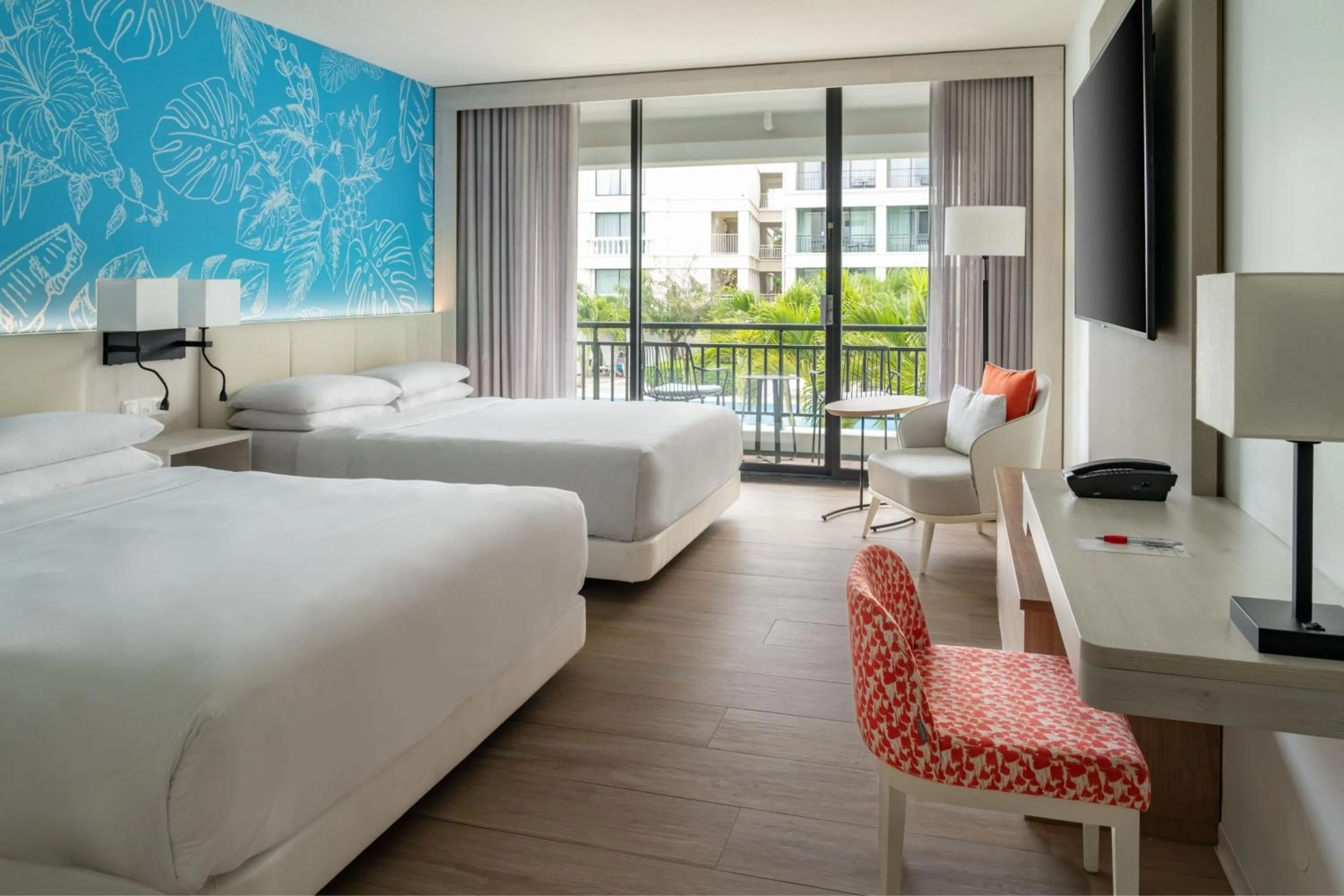 Photo of the whole room, Bed in Curaçao Marriott Beach Resort