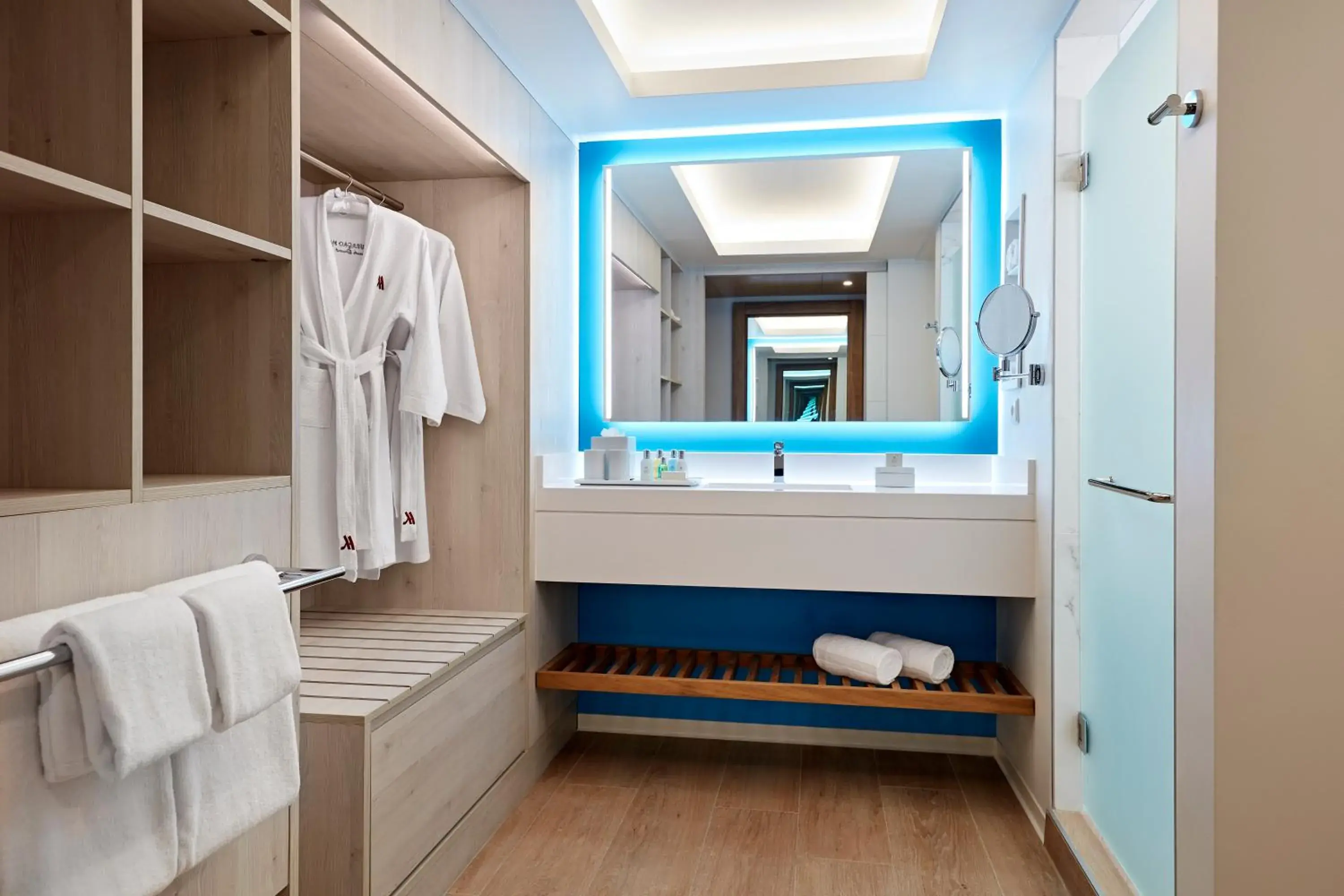 Ocean Front, Guest room, 2 Queen, Ocean facing view, Balcony in Curaçao Marriott Beach Resort Ocean Front, Guest room, 2 Queen, Ocean facing view, Balcony in Curaçao Marriott Beach Resort