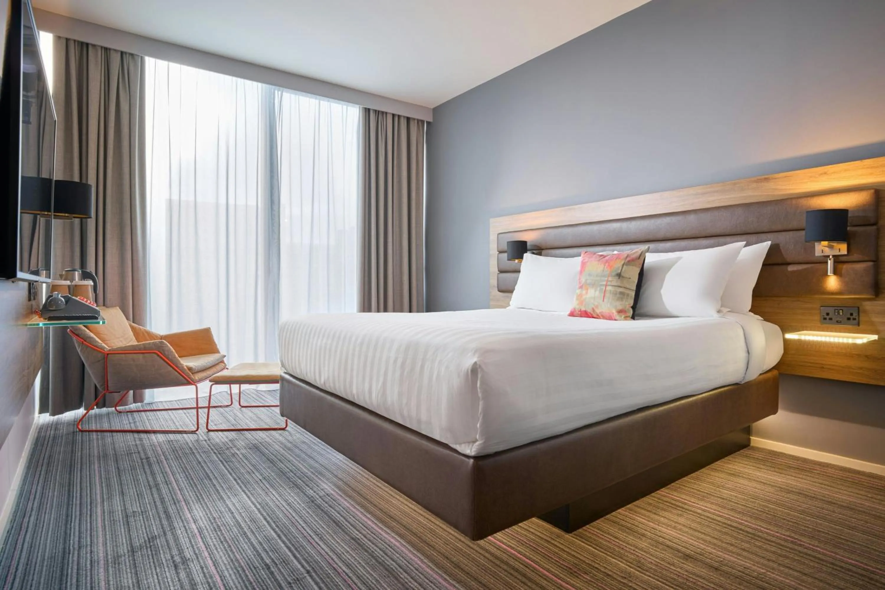 Photo of the whole room, Bed in Moxy Dublin City