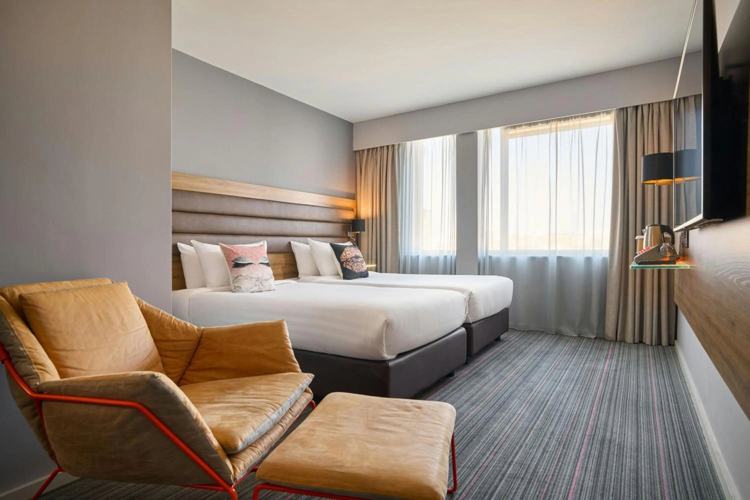 Photo of the whole room, Bed in Moxy Dublin City